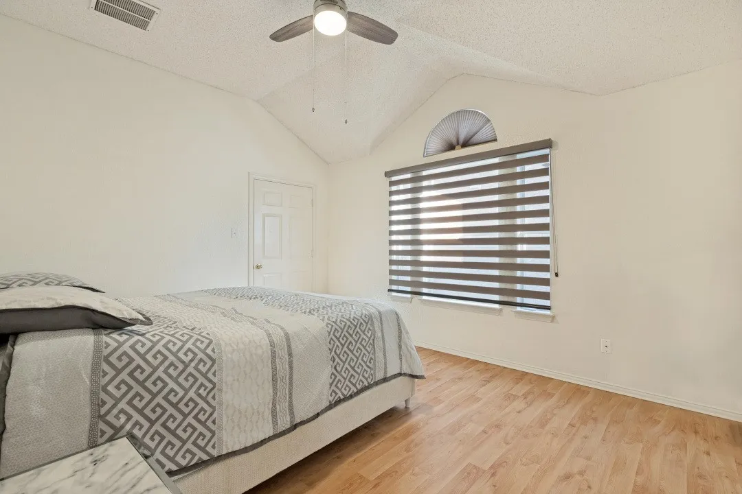 Single Family Residence For Sale in Collin County , 3705 Pinetree Drive, Mc Kinney, Texas 75070, 3 Bedroom, 2 Bathroom, 2 Garage spaces, 1,759 Sqft, built in 1999, mls#21341622, Real Estate Agent in Mc Kinney, Homes For Sale in Collin county, Homes For Sale in Mc Kinney, Realtor in Mc Kinney Texas, Real Estate Brokerage Independent Realty Texas, Luminita Cordes Realtor