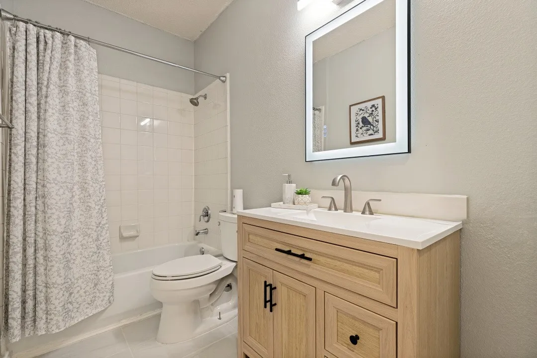 Single Family Residence For Sale in Collin County , 3705 Pinetree Drive, Mc Kinney, Texas 75070, 3 Bedroom, 2 Bathroom, 2 Garage spaces, 1,759 Sqft, built in 1999, mls#21341622, Real Estate Agent in Mc Kinney, Homes For Sale in Collin county, Homes For Sale in Mc Kinney, Realtor in Mc Kinney Texas, Real Estate Brokerage Independent Realty Texas, Luminita Cordes Realtor
