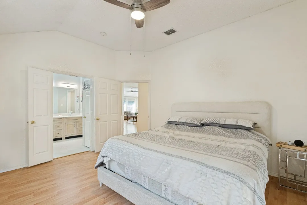 Single Family Residence For Sale in Collin County , 3705 Pinetree Drive, Mc Kinney, Texas 75070, 3 Bedroom, 2 Bathroom, 2 Garage spaces, 1,759 Sqft, built in 1999, mls#21341622, Real Estate Agent in Mc Kinney, Homes For Sale in Collin county, Homes For Sale in Mc Kinney, Realtor in Mc Kinney Texas, Real Estate Brokerage Independent Realty Texas, Luminita Cordes Realtor