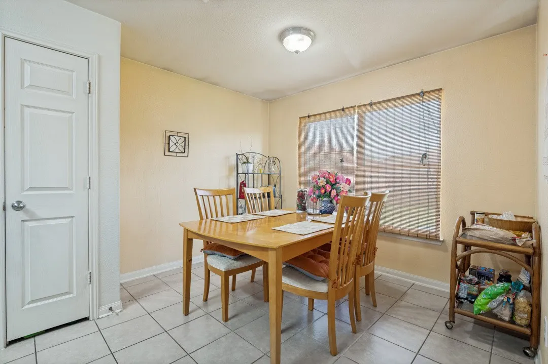 Single Family Residence For Sale in Tarrant County , 624 Noble Grove, Fort Worth, Texas 76140, 3 Bedroom, 2 Bathroom, 2 Garage spaces, 1,342 Sqft, built in 2010, mls#21341698, Real Estate Agent in Fort Worth, Homes For Sale in Tarrant county, Homes For Sale in Fort Worth, Realtor in Fort Worth Texas, Real Estate Brokerage Independent Realty Texas, Luminita Cordes Realtor