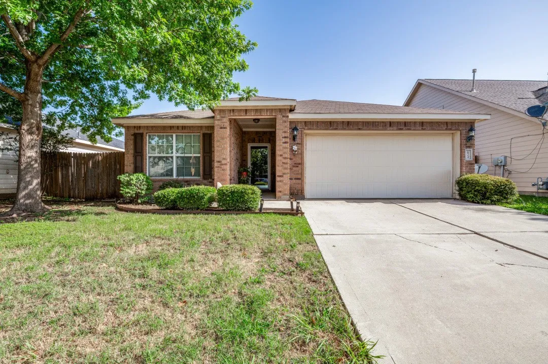 Single Family Residence For Sale in Tarrant County , 624 Noble Grove, Fort Worth, Texas 76140, 3 Bedroom, 2 Bathroom, 2 Garage spaces, 1,342 Sqft, built in 2010, mls#21341698, Real Estate Agent in Fort Worth, Homes For Sale in Tarrant county, Homes For Sale in Fort Worth, Realtor in Fort Worth Texas, Real Estate Brokerage Independent Realty Texas, Luminita Cordes Realtor