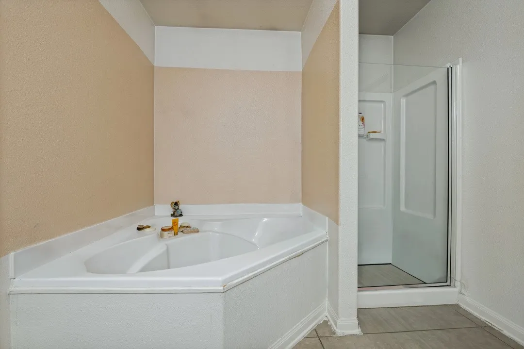 Single Family Residence For Sale in Tarrant County , 624 Noble Grove, Fort Worth, Texas 76140, 3 Bedroom, 2 Bathroom, 2 Garage spaces, 1,342 Sqft, built in 2010, mls#21341698, Real Estate Agent in Fort Worth, Homes For Sale in Tarrant county, Homes For Sale in Fort Worth, Realtor in Fort Worth Texas, Real Estate Brokerage Independent Realty Texas, Luminita Cordes Realtor