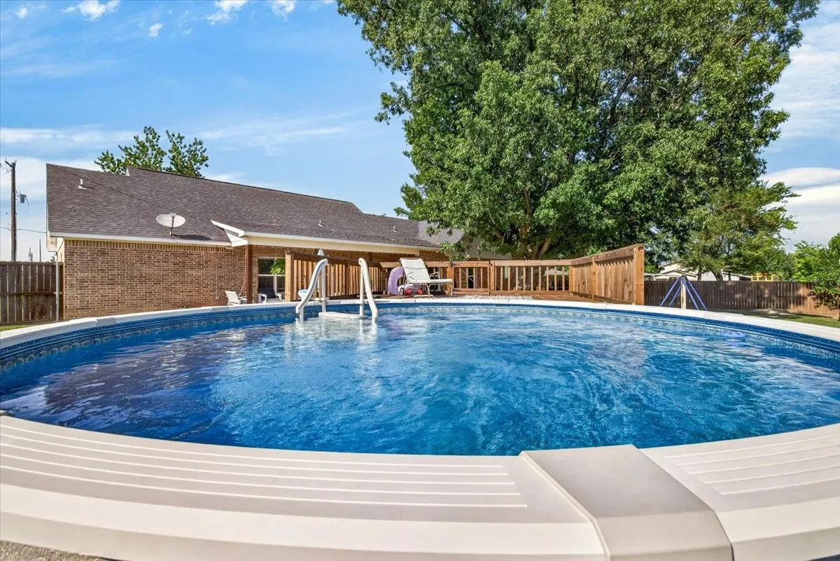 Single Family Residence For Sale in Van Zandt County , 424 E Pennsylvania Avenue, Van, Texas 75790, 3 Bedroom, 2 Bathroom, 2 Garage spaces, 1,726 Sqft, built in 2018, mls#21341688, Real Estate Agent in Van, Homes For Sale in Van Zandt county, Homes For Sale in Van, Realtor in Van Texas, Real Estate Brokerage Independent Realty Texas, Luminita Cordes Realtor