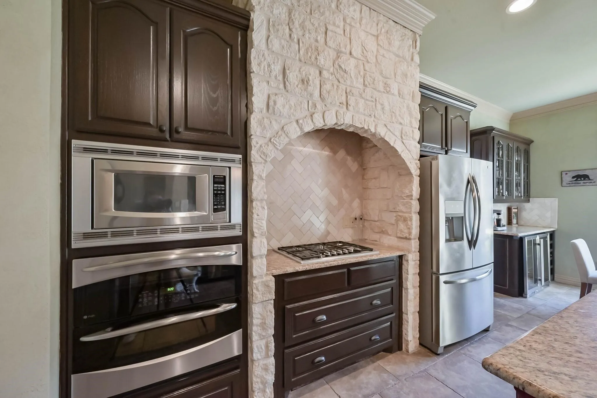 Single Family Residence For Sale in Tarrant County , 2310 Castle Creek Drive, Mansfield, Texas 76063, 4 Bedroom, 4 Bathroom, 3 Garage spaces, 3,738 Sqft, built in 2005, mls#21341057, Real Estate Agent in Mansfield, Homes For Sale in Tarrant county, Homes For Sale in Mansfield, Realtor in Mansfield Texas, Real Estate Brokerage Independent Realty Texas, Luminita Cordes Realtor