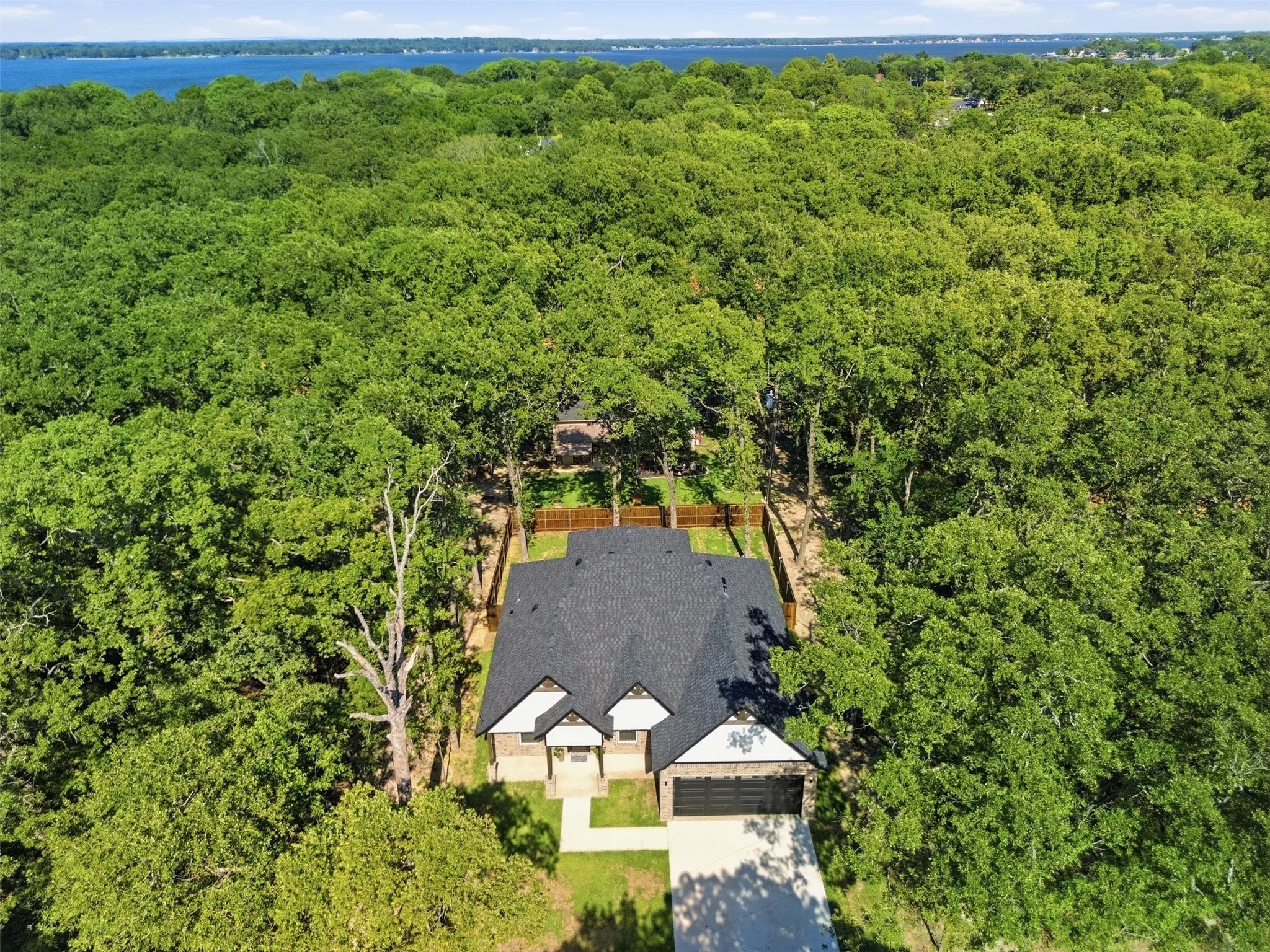 Single Family Residence For Sale in Henderson County , 216 E Beachwood Loop, Trinidad, Texas 75163, 4 Bedroom, 2 Bathroom, 2 Garage spaces, 1,618 Sqft, built in 2026, mls#21340963, Real Estate Agent in Trinidad, Homes For Sale in Henderson county, Homes For Sale in Trinidad, Realtor in Trinidad Texas, Real Estate Brokerage Independent Realty Texas, Luminita Cordes Realtor
