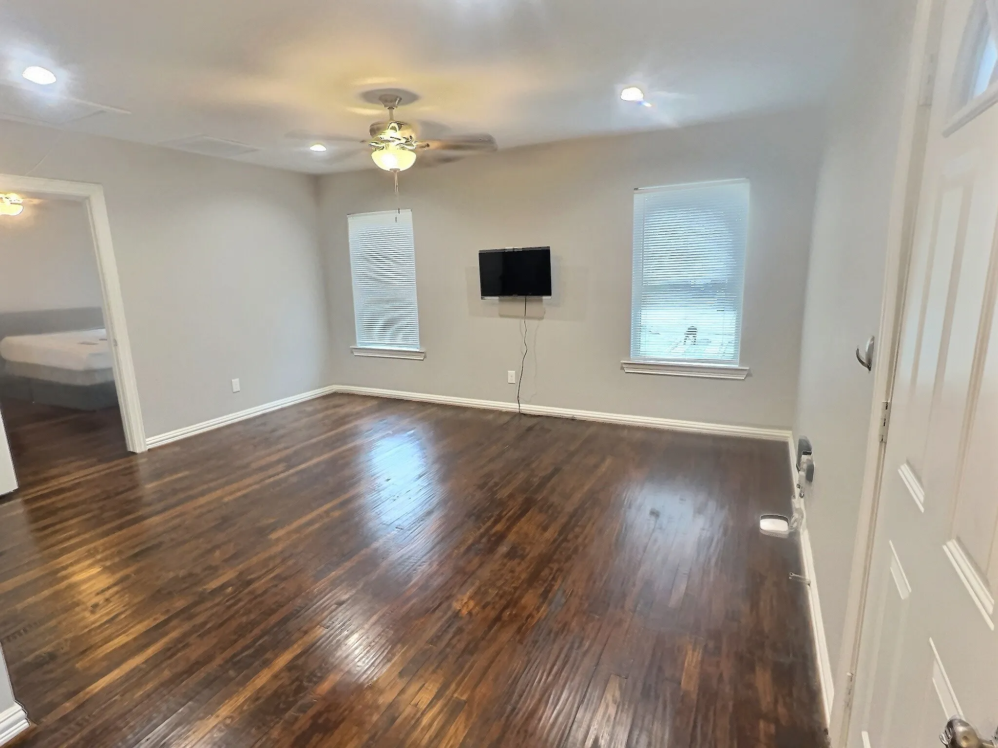 Owners apt lr