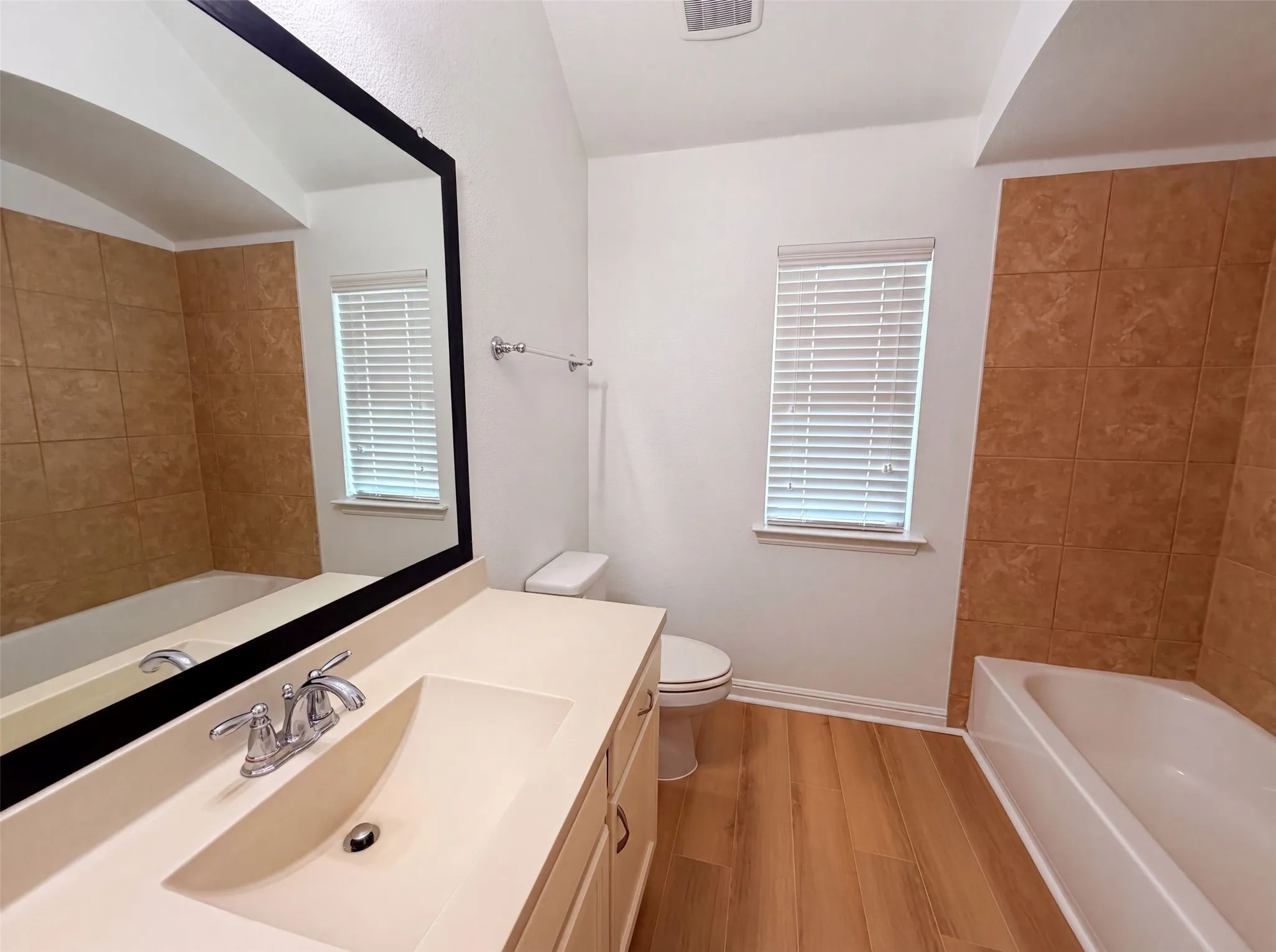 Single Family Residence For Sale in Rockwall County , 174 Hampton Drive, Fate, Texas 75087, 4 Bedroom, 4 Bathroom, 2 Garage spaces, 3,301 Sqft, built in 2013, mls#21341705, Real Estate Agent in Fate, Homes For Sale in Rockwall county, Homes For Sale in Fate, Realtor in Fate Texas, Real Estate Brokerage Independent Realty Texas, Luminita Cordes Realtor