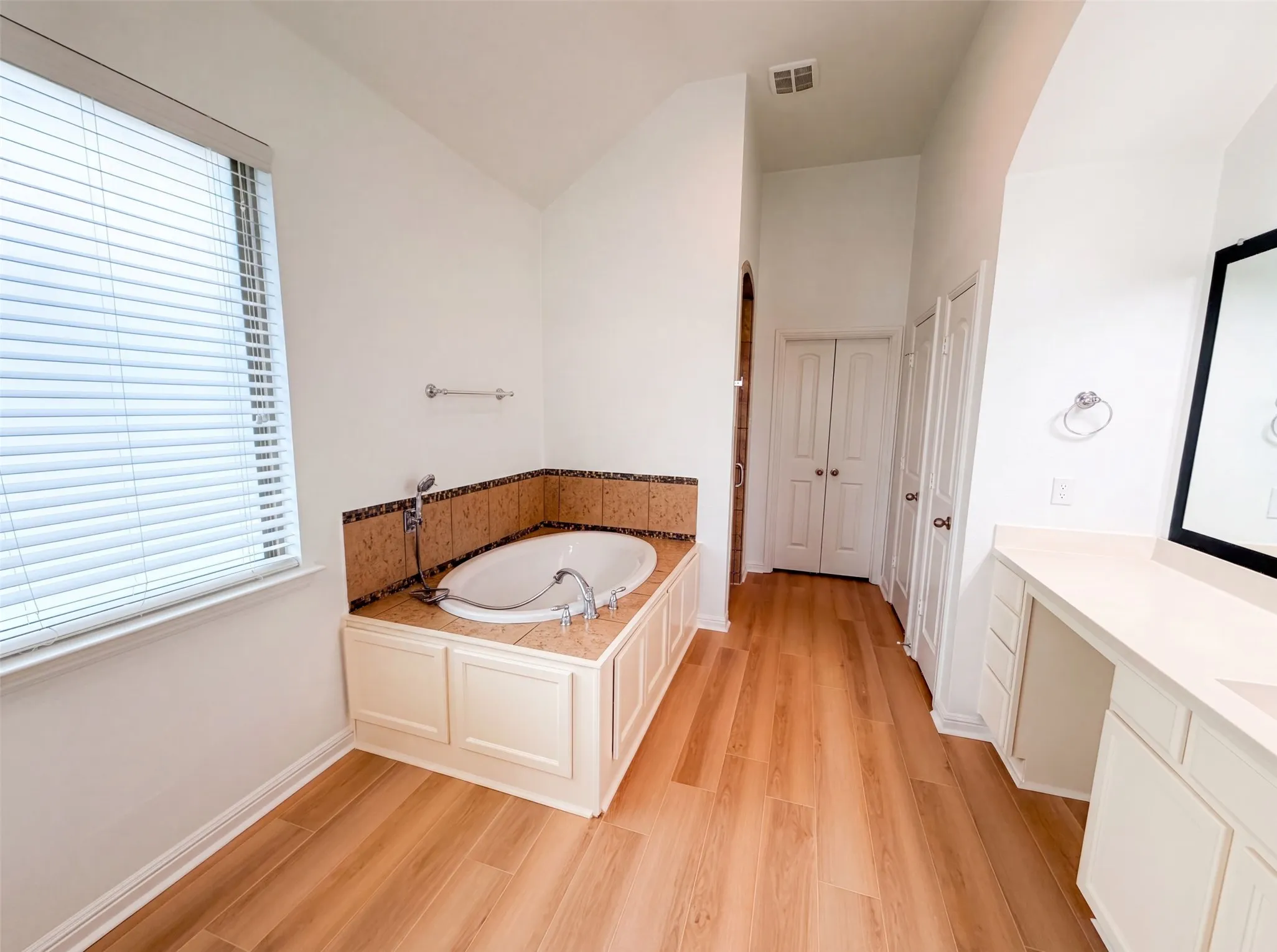 Single Family Residence For Sale in Rockwall County , 174 Hampton Drive, Fate, Texas 75087, 4 Bedroom, 4 Bathroom, 2 Garage spaces, 3,301 Sqft, built in 2013, mls#21341705, Real Estate Agent in Fate, Homes For Sale in Rockwall county, Homes For Sale in Fate, Realtor in Fate Texas, Real Estate Brokerage Independent Realty Texas, Luminita Cordes Realtor