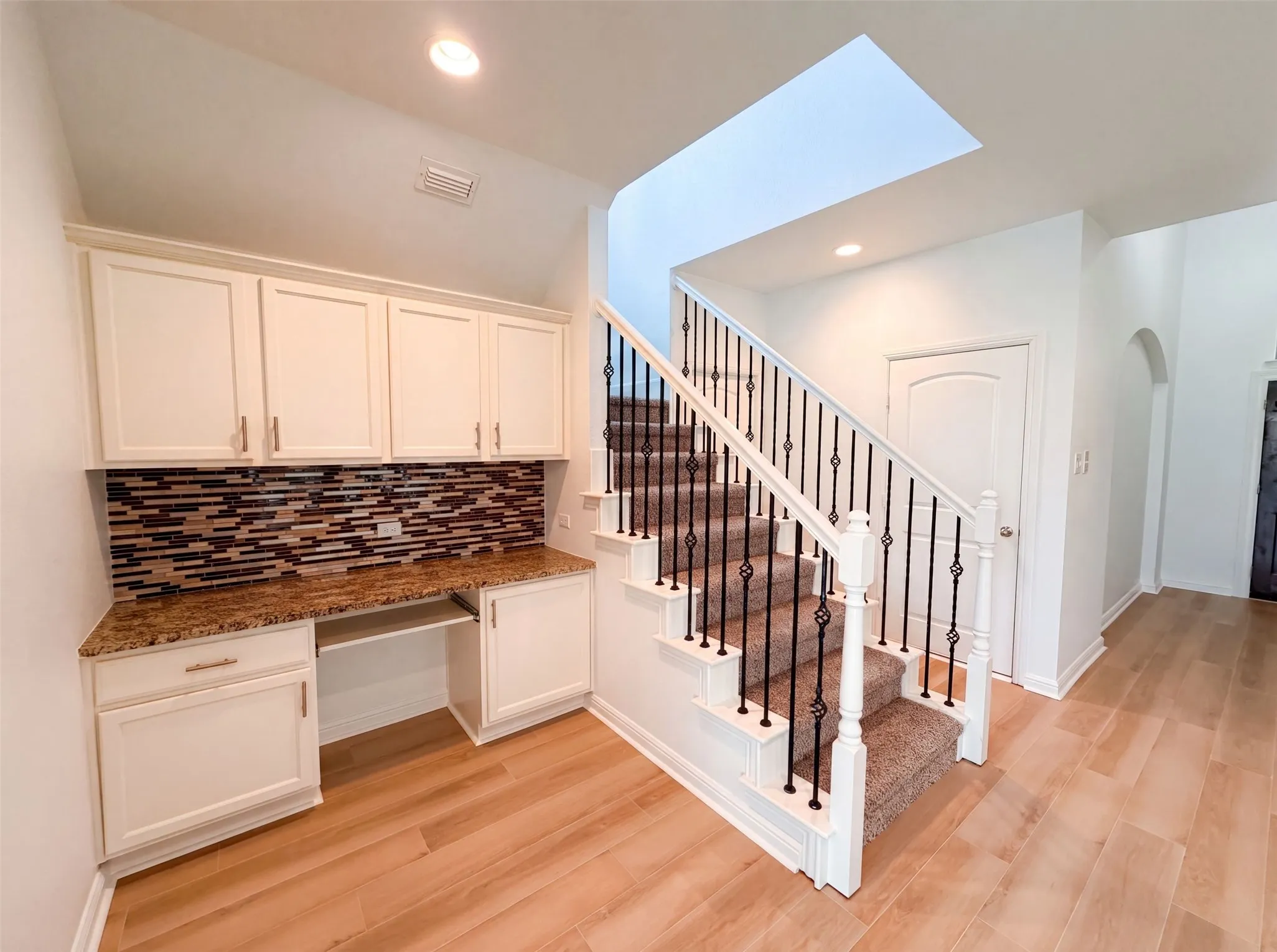 Single Family Residence For Sale in Rockwall County , 174 Hampton Drive, Fate, Texas 75087, 4 Bedroom, 4 Bathroom, 2 Garage spaces, 3,301 Sqft, built in 2013, mls#21341705, Real Estate Agent in Fate, Homes For Sale in Rockwall county, Homes For Sale in Fate, Realtor in Fate Texas, Real Estate Brokerage Independent Realty Texas, Luminita Cordes Realtor