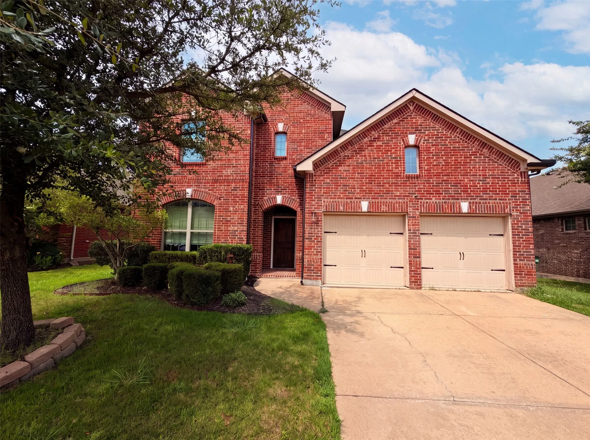 Single Family Residence For Sale in Rockwall County , 174 Hampton Drive, Fate, Texas 75087, 4 Bedroom, 4 Bathroom, 2 Garage spaces, 3,301 Sqft, built in 2013, mls#21341705, Real Estate Agent in Fate, Homes For Sale in Rockwall county, Homes For Sale in Fate, Realtor in Fate Texas, Real Estate Brokerage Independent Realty Texas, Luminita Cordes Realtor