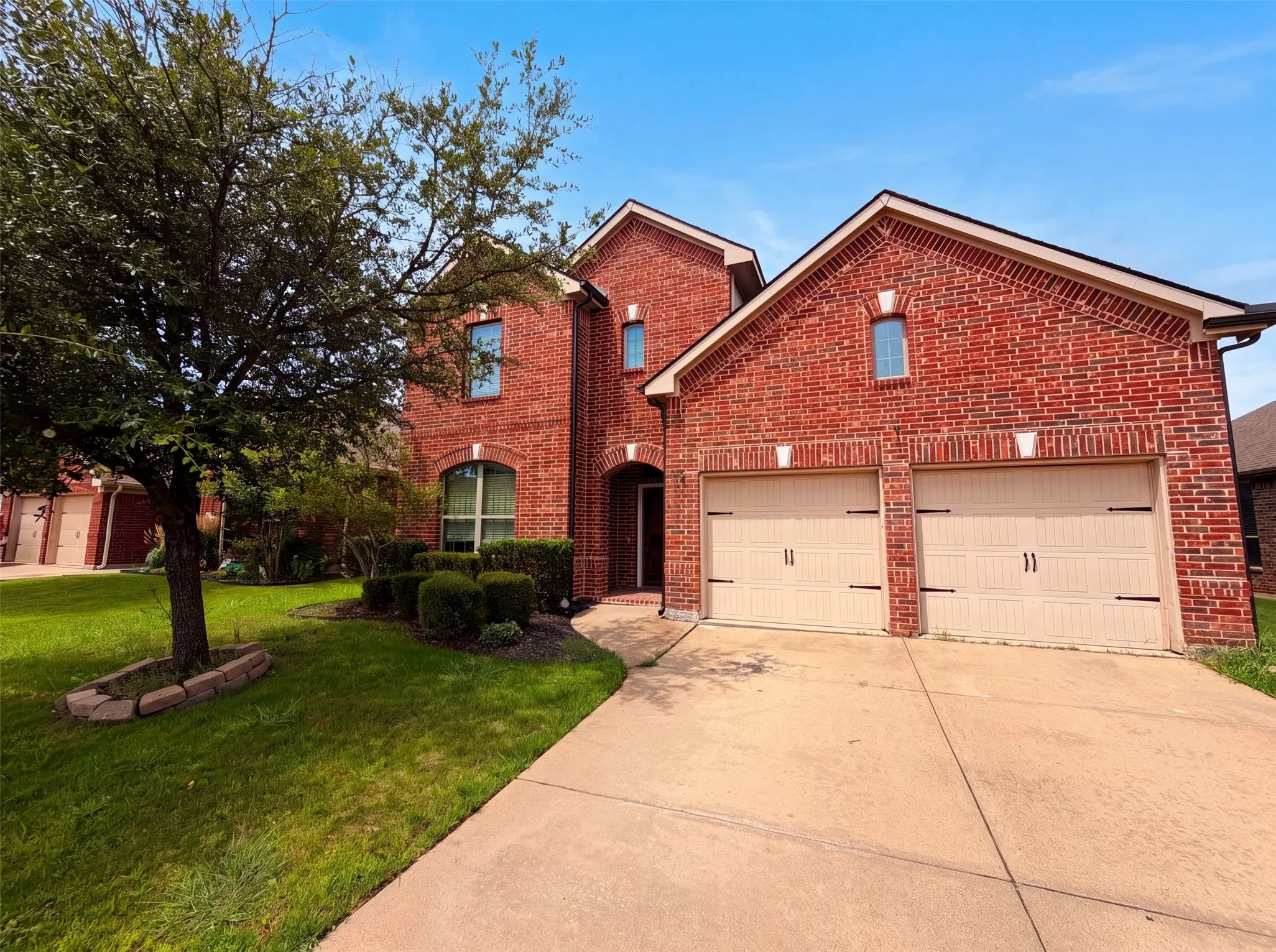 Single Family Residence For Sale in Rockwall County , 174 Hampton Drive, Fate, Texas 75087, 4 Bedroom, 4 Bathroom, 2 Garage spaces, 3,301 Sqft, built in 2013, mls#21341705, Real Estate Agent in Fate, Homes For Sale in Rockwall county, Homes For Sale in Fate, Realtor in Fate Texas, Real Estate Brokerage Independent Realty Texas, Luminita Cordes Realtor