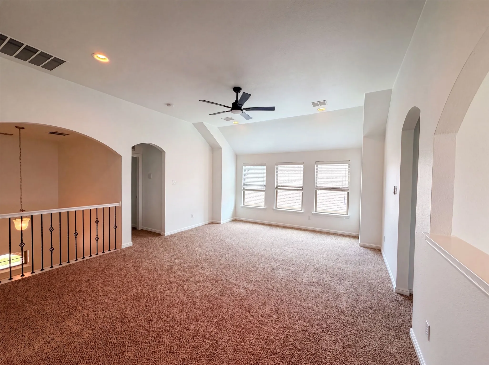 Single Family Residence For Sale in Rockwall County , 174 Hampton Drive, Fate, Texas 75087, 4 Bedroom, 4 Bathroom, 2 Garage spaces, 3,301 Sqft, built in 2013, mls#21341705, Real Estate Agent in Fate, Homes For Sale in Rockwall county, Homes For Sale in Fate, Realtor in Fate Texas, Real Estate Brokerage Independent Realty Texas, Luminita Cordes Realtor
