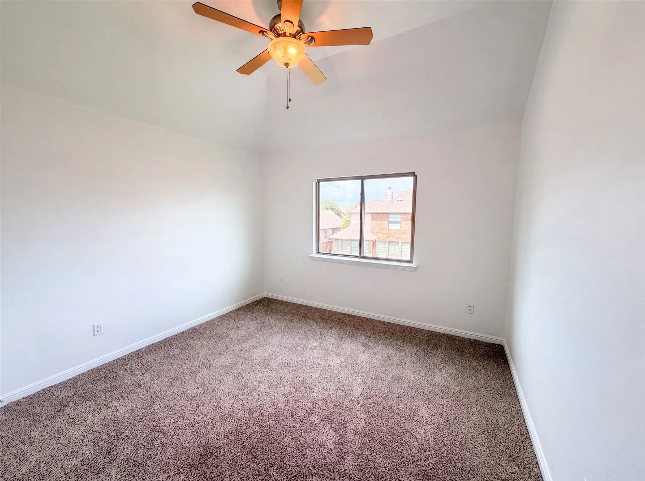 Single Family Residence For Sale in Rockwall County , 174 Hampton Drive, Fate, Texas 75087, 4 Bedroom, 4 Bathroom, 2 Garage spaces, 3,301 Sqft, built in 2013, mls#21341705, Real Estate Agent in Fate, Homes For Sale in Rockwall county, Homes For Sale in Fate, Realtor in Fate Texas, Real Estate Brokerage Independent Realty Texas, Luminita Cordes Realtor