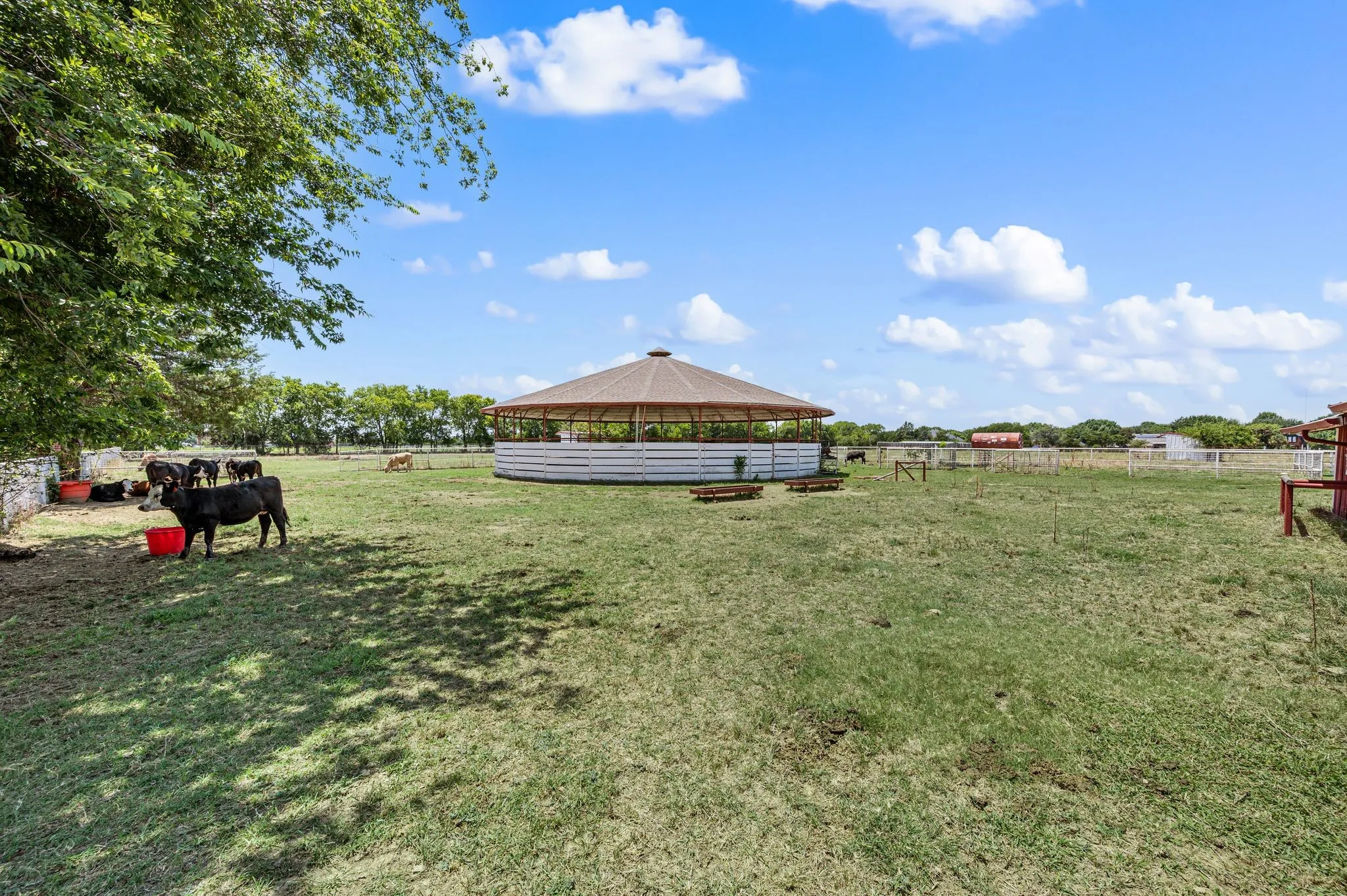 Round pen