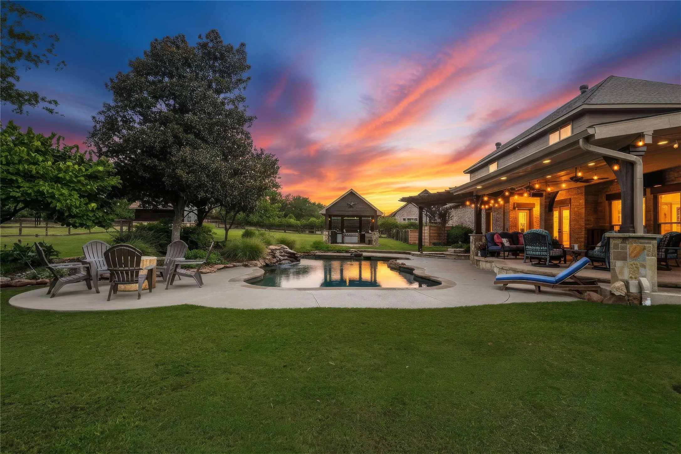 Single Family Residence For Sale in Denton County , 8140 Steeplechase Circle, Argyle, Texas 76226, 4 Bedroom, 5 Bathroom, 3 Garage spaces, 3,247 Sqft, built in 2002, mls#21341626, Real Estate Agent in Argyle, Homes For Sale in Denton county, Homes For Sale in Argyle, Realtor in Argyle Texas, Real Estate Brokerage Independent Realty Texas, Luminita Cordes Realtor