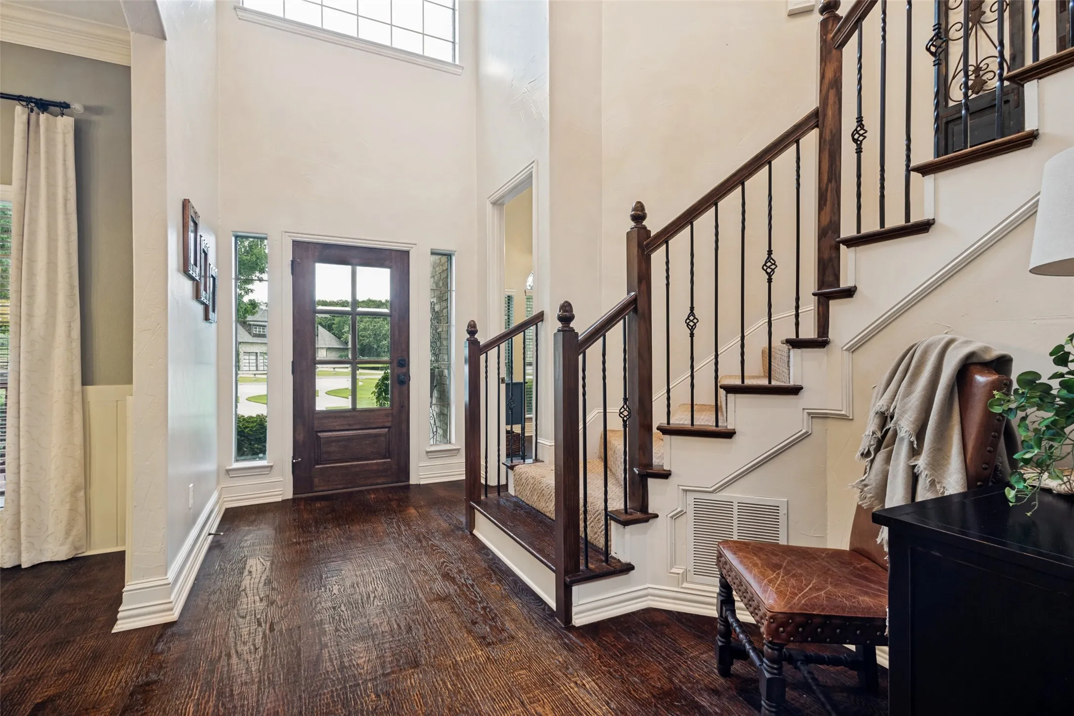 Single Family Residence For Sale in Denton County , 8140 Steeplechase Circle, Argyle, Texas 76226, 4 Bedroom, 5 Bathroom, 3 Garage spaces, 3,247 Sqft, built in 2002, mls#21341626, Real Estate Agent in Argyle, Homes For Sale in Denton county, Homes For Sale in Argyle, Realtor in Argyle Texas, Real Estate Brokerage Independent Realty Texas, Luminita Cordes Realtor