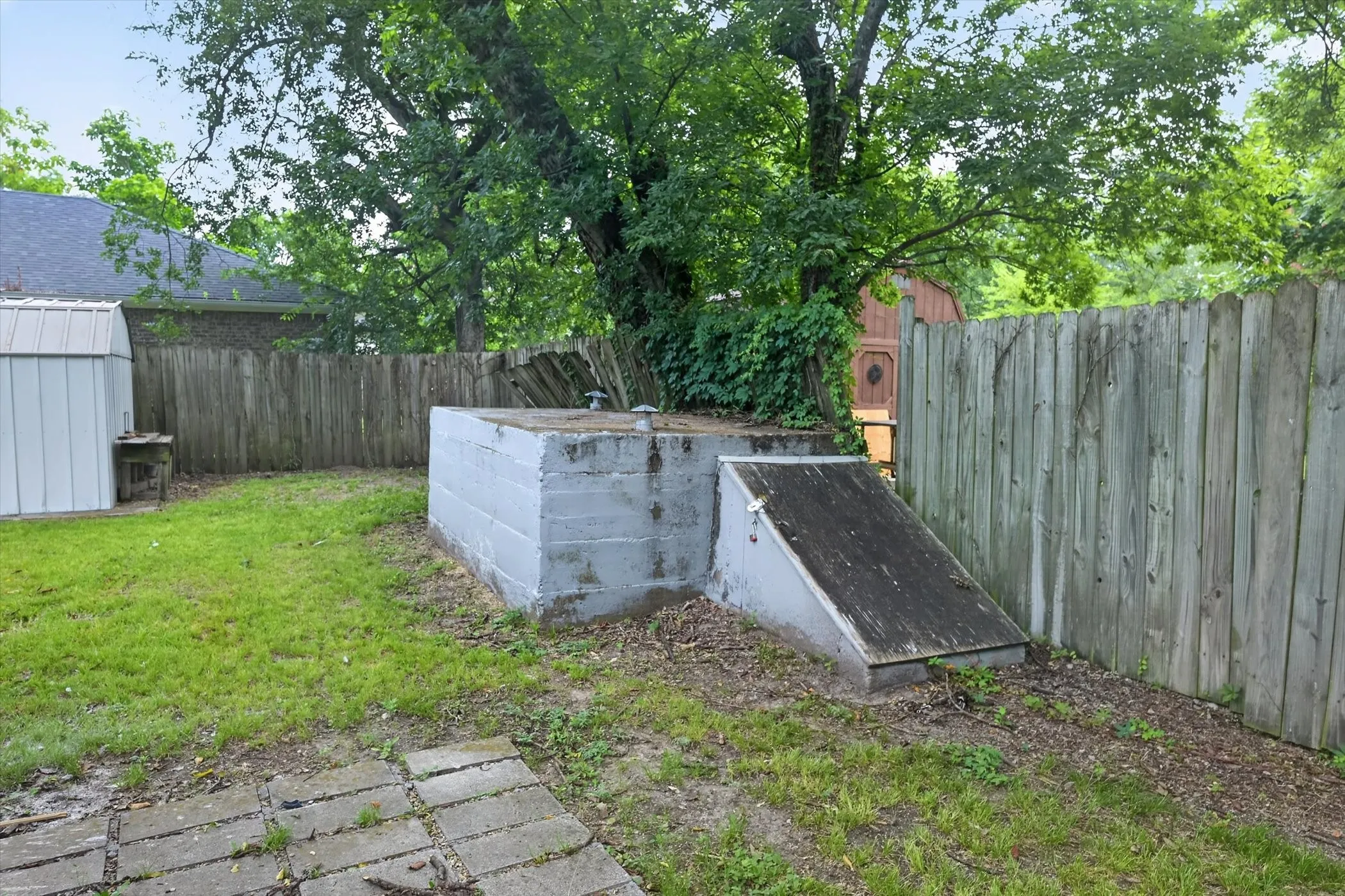 Single Family Residence For Sale in Fannin County , 1002 Pine Street, Bonham, Texas 75418, 3 Bedroom, 2 Bathroom, Garage spaces, 1,357 Sqft, built in 2002, mls#21341725, Real Estate Agent in Bonham, Homes For Sale in Fannin county, Homes For Sale in Bonham, Realtor in Bonham Texas, Real Estate Brokerage Independent Realty Texas, Luminita Cordes Realtor