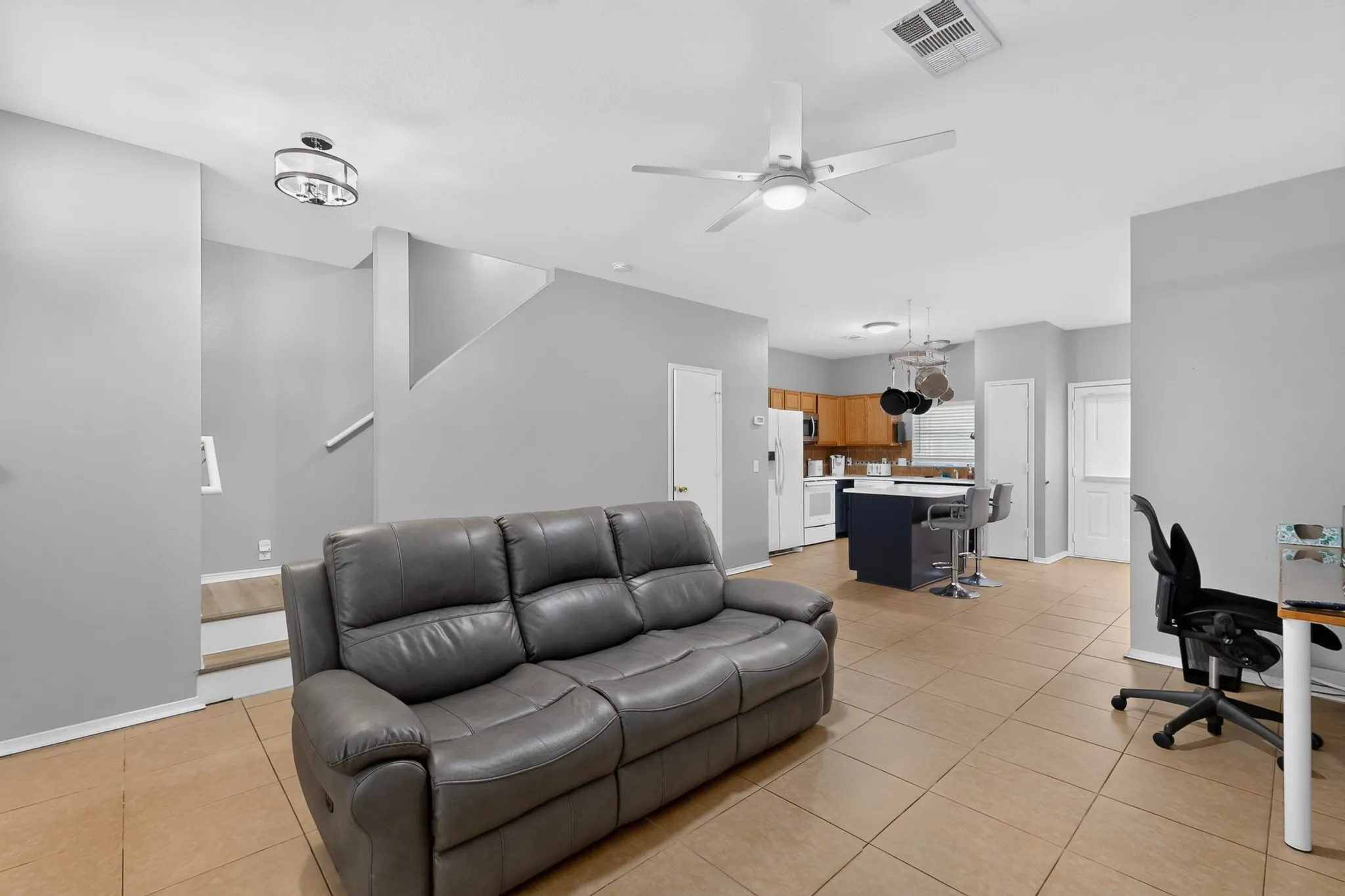 Townhouse For Sale in Collin County , 814 Greene Way, Wylie, Texas 75098, 2 Bedroom, 3 Bathroom, 1 Garage spaces, 1,249 Sqft, built in 2003, mls#21341730, Real Estate Agent in Wylie, Homes For Sale in Collin county, Homes For Sale in Wylie, Realtor in Wylie Texas, Real Estate Brokerage Independent Realty Texas, Luminita Cordes Realtor