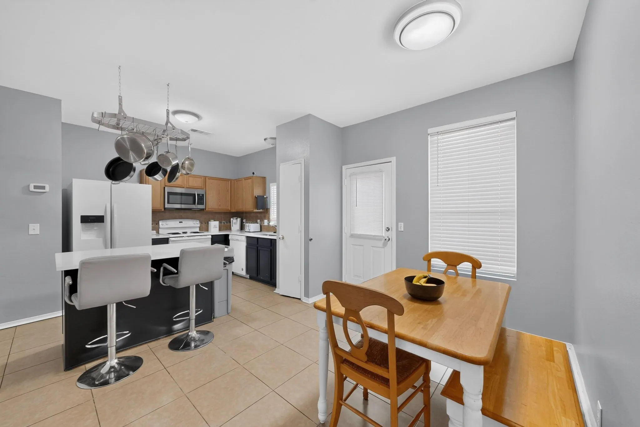 Townhouse For Sale in Collin County , 814 Greene Way, Wylie, Texas 75098, 2 Bedroom, 3 Bathroom, 1 Garage spaces, 1,249 Sqft, built in 2003, mls#21341730, Real Estate Agent in Wylie, Homes For Sale in Collin county, Homes For Sale in Wylie, Realtor in Wylie Texas, Real Estate Brokerage Independent Realty Texas, Luminita Cordes Realtor