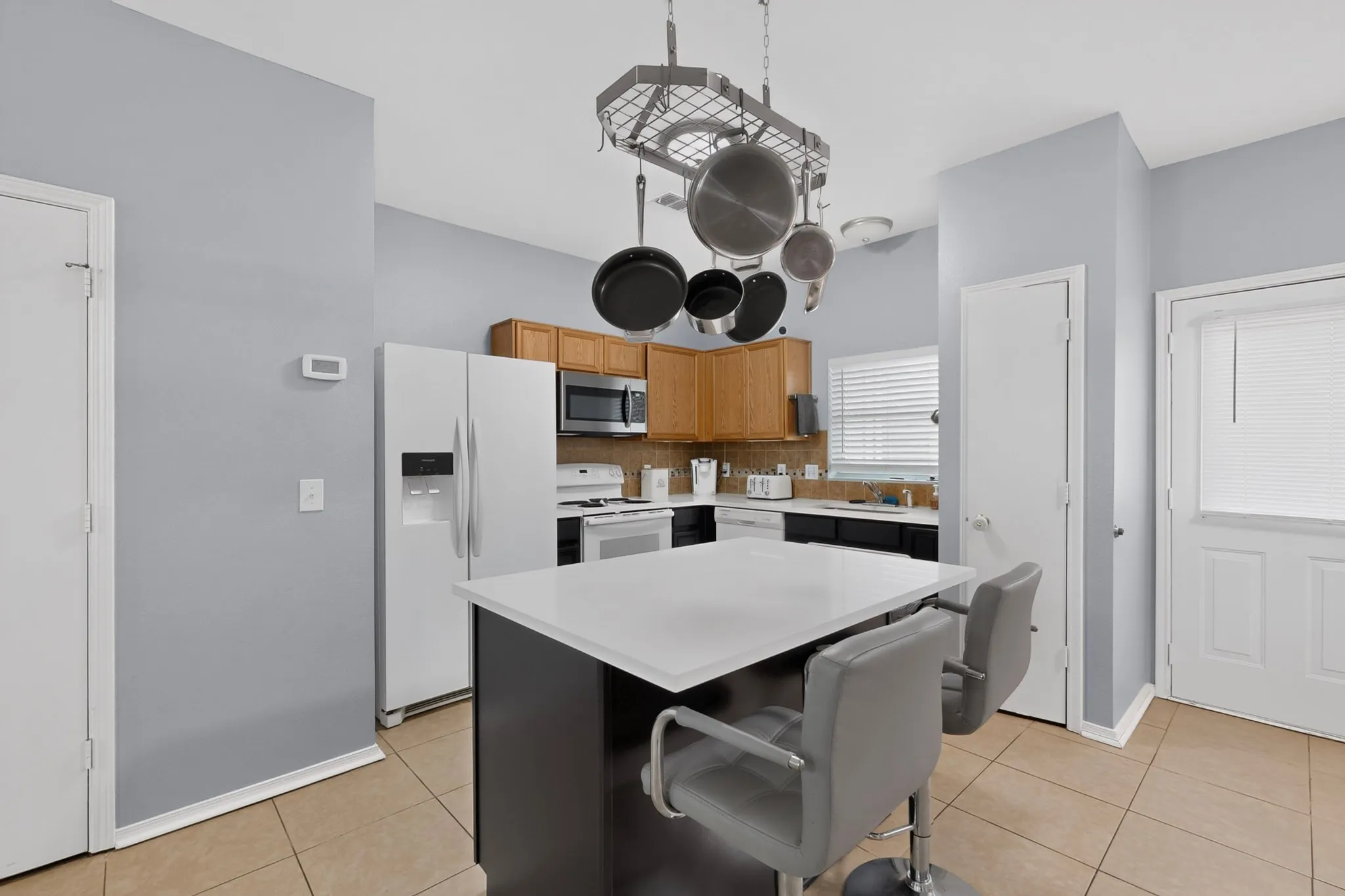 Townhouse For Sale in Collin County , 814 Greene Way, Wylie, Texas 75098, 2 Bedroom, 3 Bathroom, 1 Garage spaces, 1,249 Sqft, built in 2003, mls#21341730, Real Estate Agent in Wylie, Homes For Sale in Collin county, Homes For Sale in Wylie, Realtor in Wylie Texas, Real Estate Brokerage Independent Realty Texas, Luminita Cordes Realtor