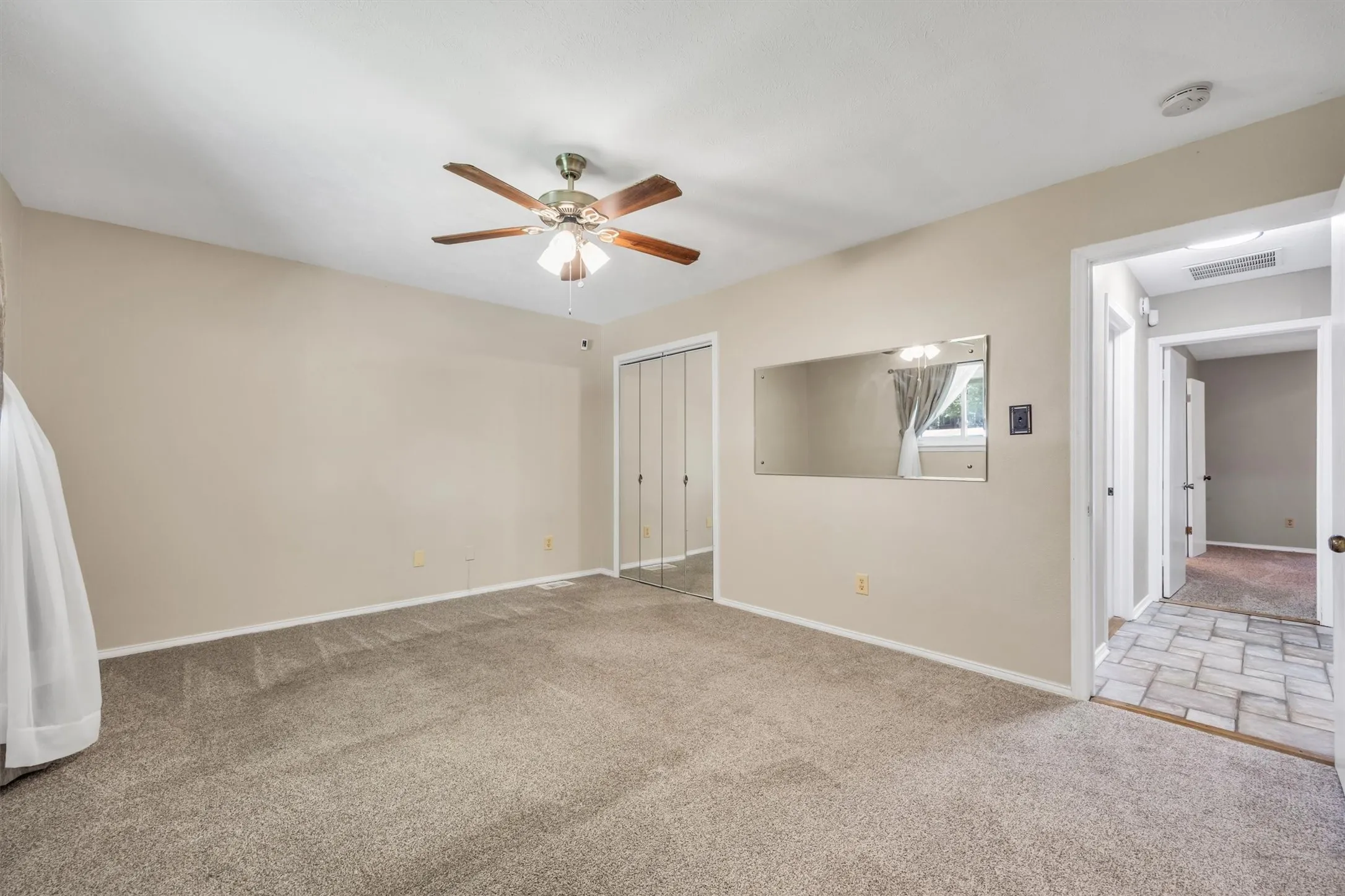 Single Family Residence For Sale in Dallas County , 7959 Greenhollow Lane, Dallas, Texas 75240, 4 Bedroom, 3 Bathroom, 2 Garage spaces, 2,241 Sqft, built in 1969, mls#21341393, Real Estate Agent in Dallas, Homes For Sale in Dallas county, Homes For Sale in Dallas, Realtor in Dallas Texas, Real Estate Brokerage Independent Realty Texas, Luminita Cordes Realtor
