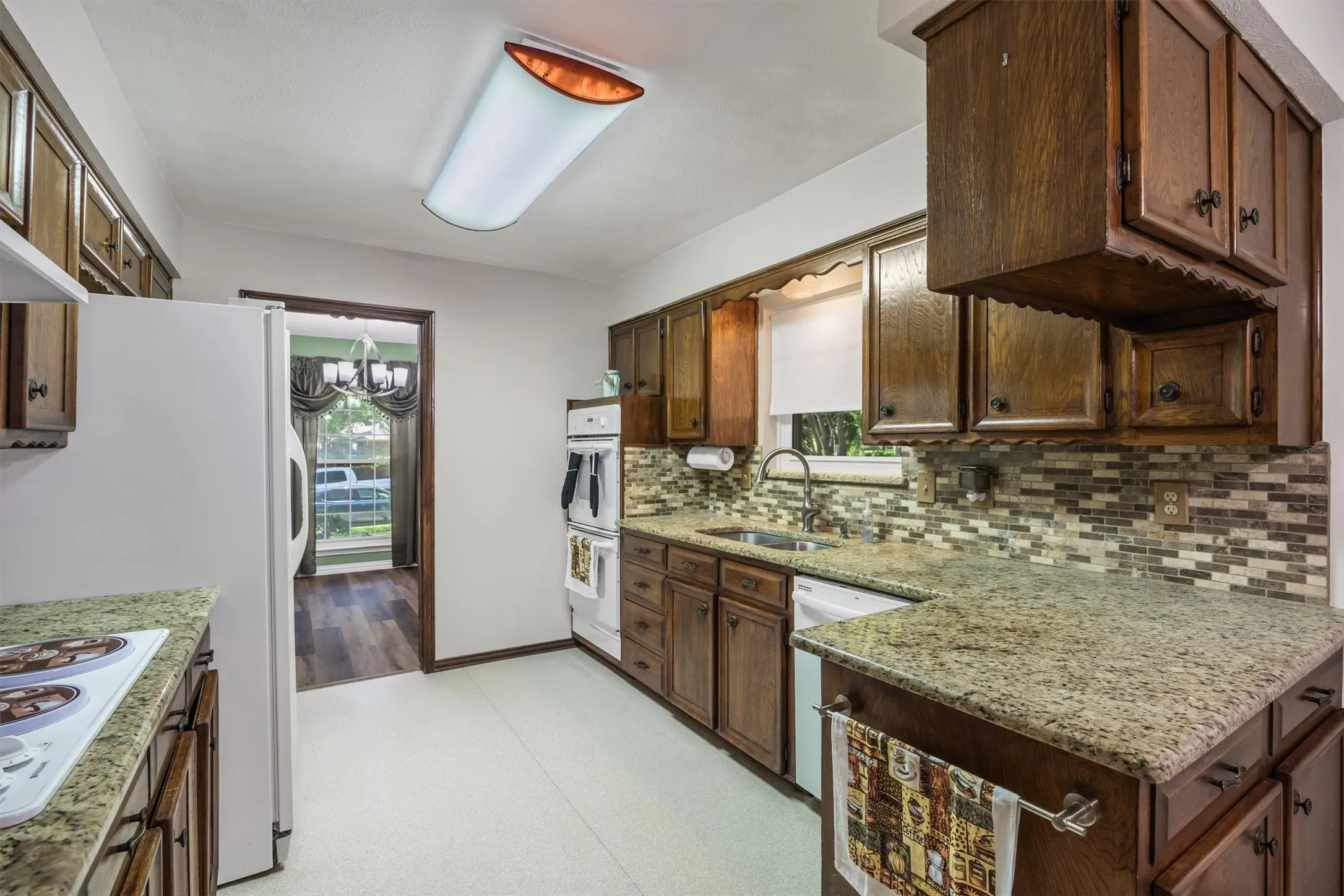 Single Family Residence For Sale in Dallas County , 7959 Greenhollow Lane, Dallas, Texas 75240, 4 Bedroom, 3 Bathroom, 2 Garage spaces, 2,241 Sqft, built in 1969, mls#21341393, Real Estate Agent in Dallas, Homes For Sale in Dallas county, Homes For Sale in Dallas, Realtor in Dallas Texas, Real Estate Brokerage Independent Realty Texas, Luminita Cordes Realtor