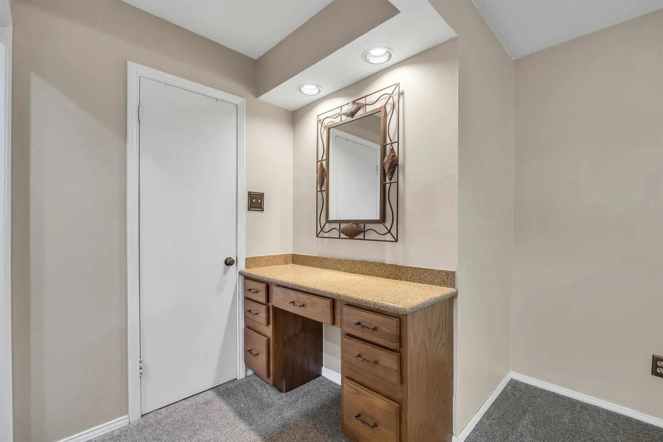 Single Family Residence For Sale in Dallas County , 7959 Greenhollow Lane, Dallas, Texas 75240, 4 Bedroom, 3 Bathroom, 2 Garage spaces, 2,241 Sqft, built in 1969, mls#21341393, Real Estate Agent in Dallas, Homes For Sale in Dallas county, Homes For Sale in Dallas, Realtor in Dallas Texas, Real Estate Brokerage Independent Realty Texas, Luminita Cordes Realtor