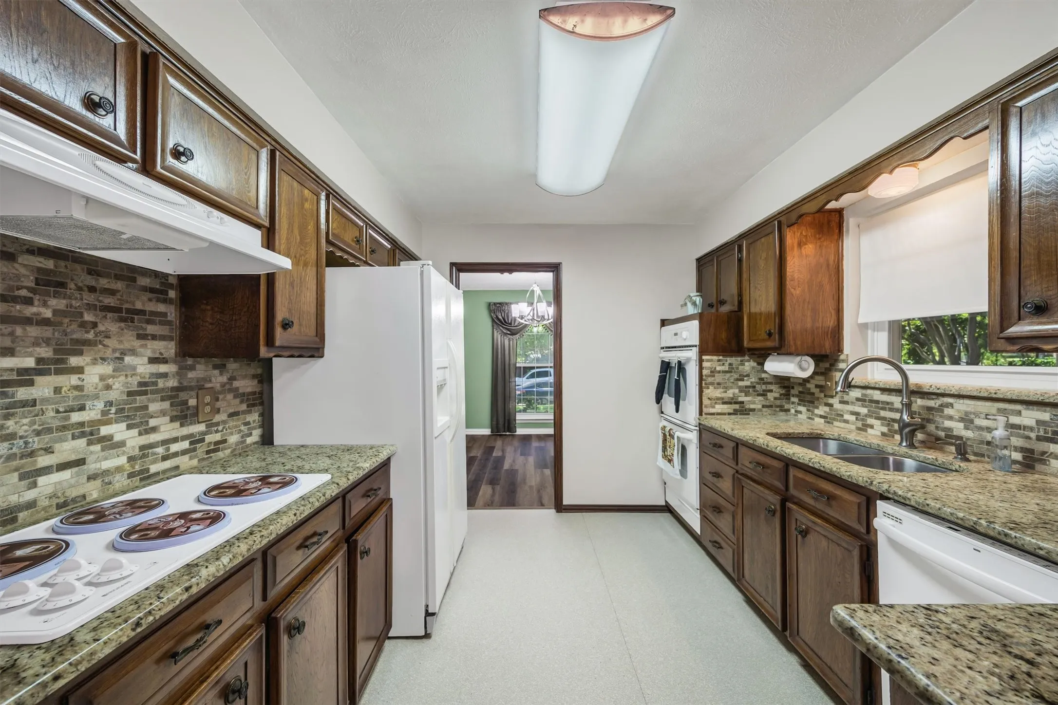 Single Family Residence For Sale in Dallas County , 7959 Greenhollow Lane, Dallas, Texas 75240, 4 Bedroom, 3 Bathroom, 2 Garage spaces, 2,241 Sqft, built in 1969, mls#21341393, Real Estate Agent in Dallas, Homes For Sale in Dallas county, Homes For Sale in Dallas, Realtor in Dallas Texas, Real Estate Brokerage Independent Realty Texas, Luminita Cordes Realtor