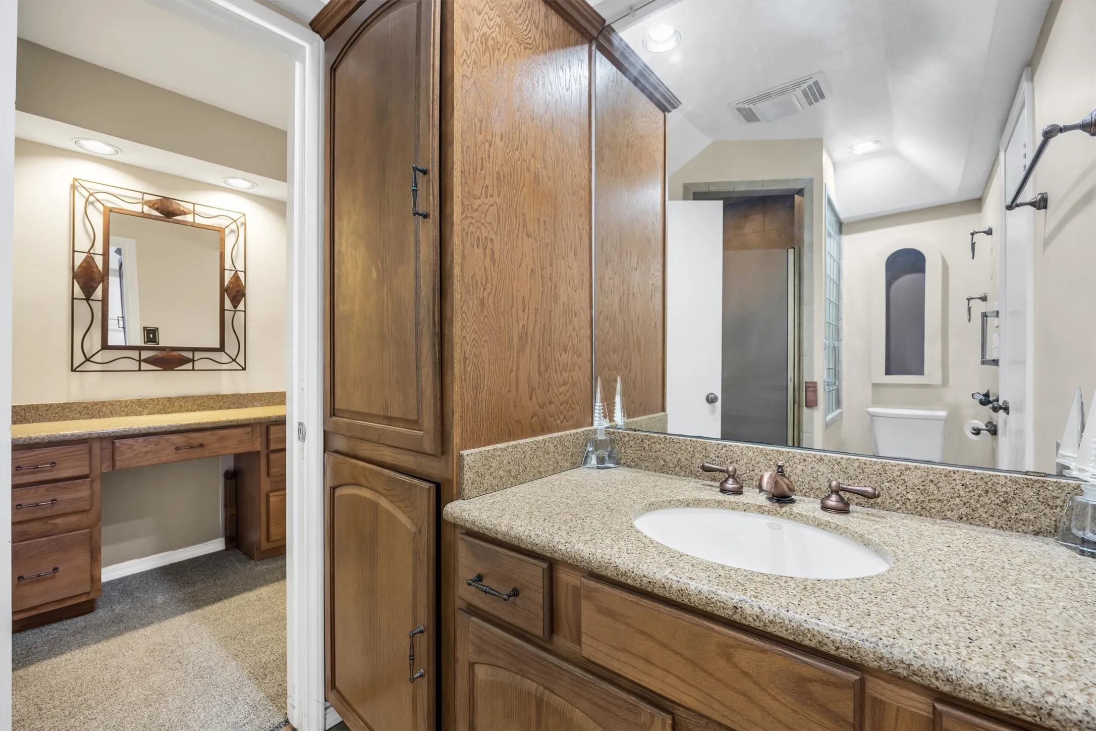 Single Family Residence For Sale in Dallas County , 7959 Greenhollow Lane, Dallas, Texas 75240, 4 Bedroom, 3 Bathroom, 2 Garage spaces, 2,241 Sqft, built in 1969, mls#21341393, Real Estate Agent in Dallas, Homes For Sale in Dallas county, Homes For Sale in Dallas, Realtor in Dallas Texas, Real Estate Brokerage Independent Realty Texas, Luminita Cordes Realtor