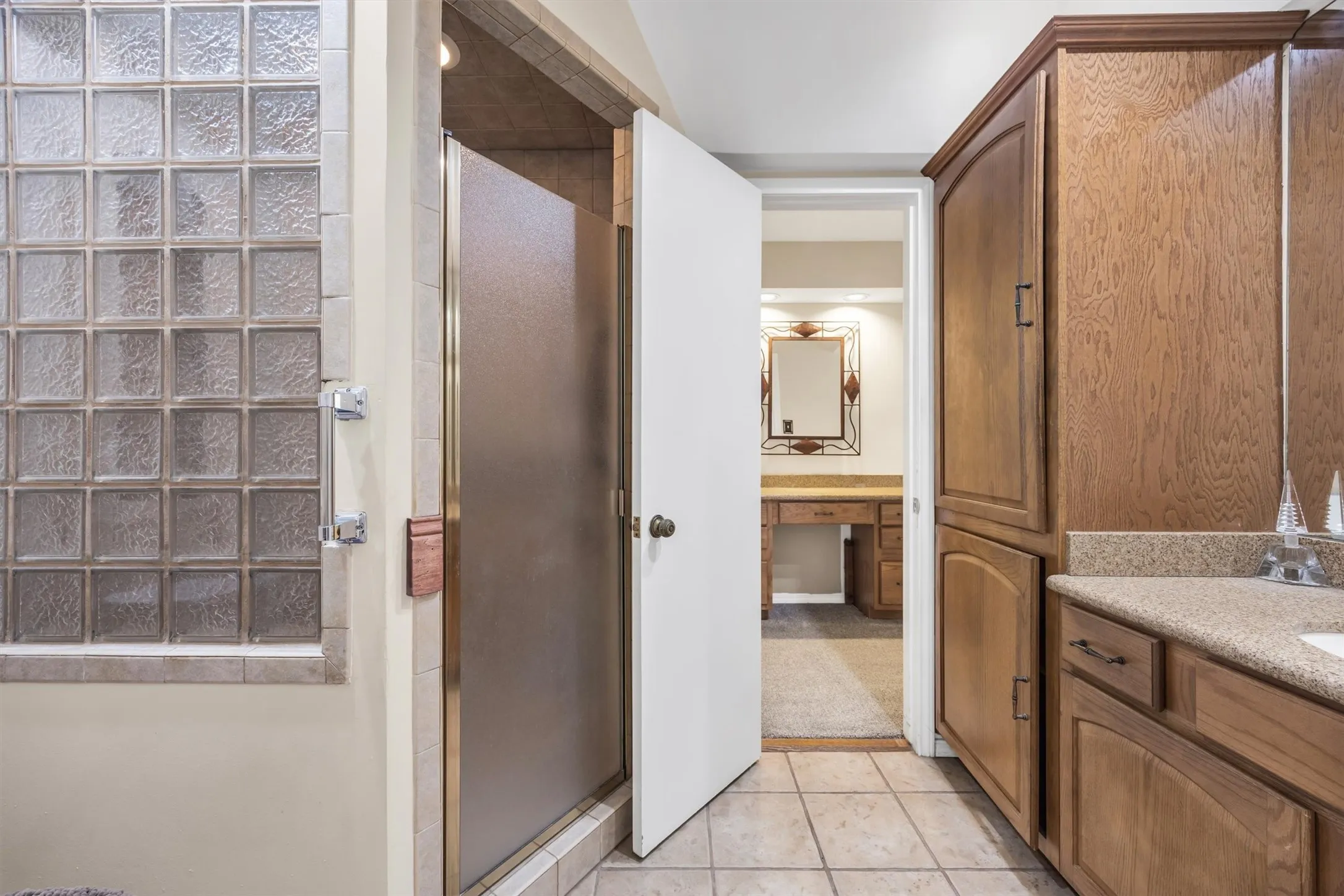 Single Family Residence For Sale in Dallas County , 7959 Greenhollow Lane, Dallas, Texas 75240, 4 Bedroom, 3 Bathroom, 2 Garage spaces, 2,241 Sqft, built in 1969, mls#21341393, Real Estate Agent in Dallas, Homes For Sale in Dallas county, Homes For Sale in Dallas, Realtor in Dallas Texas, Real Estate Brokerage Independent Realty Texas, Luminita Cordes Realtor