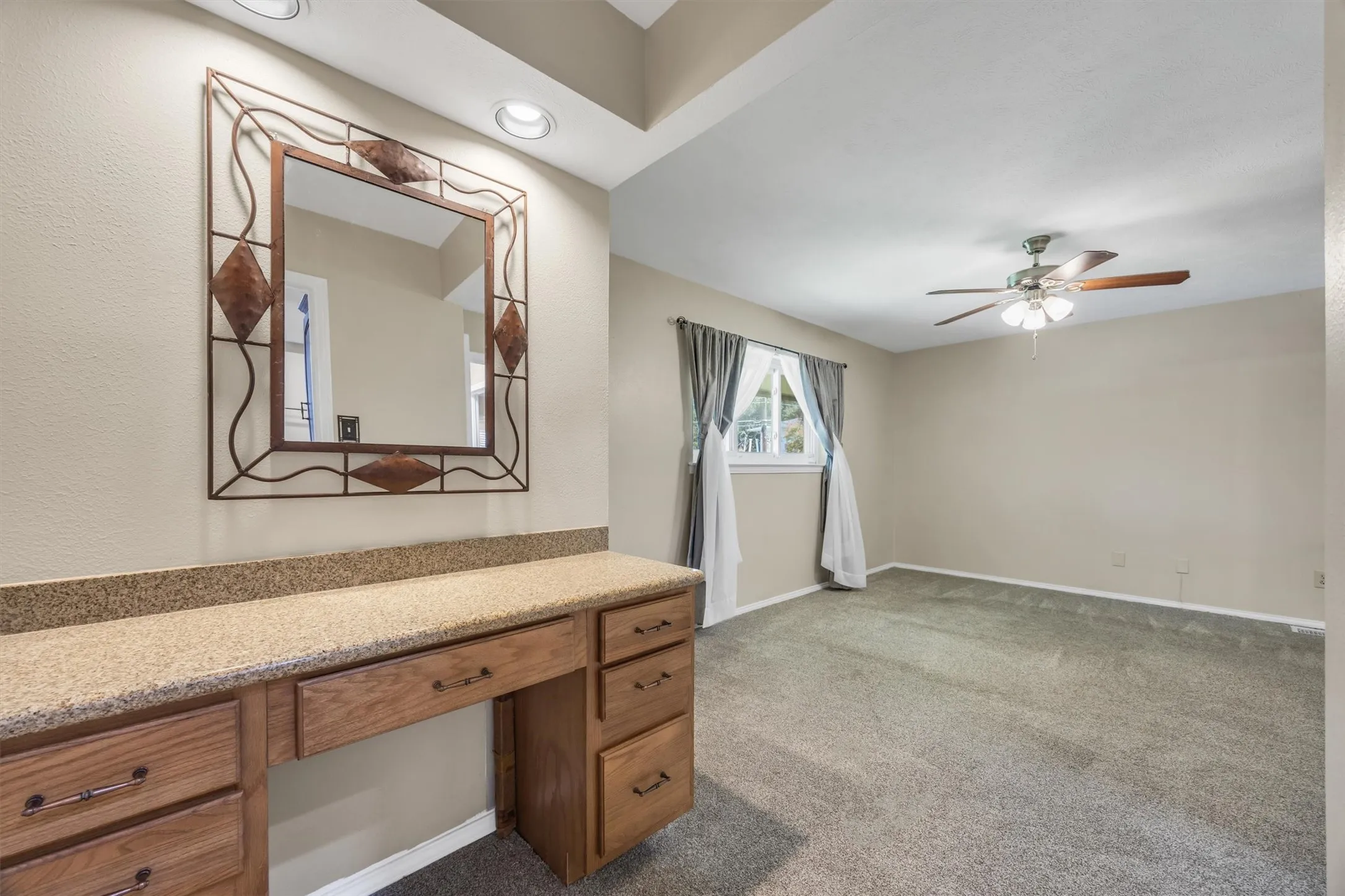 Single Family Residence For Sale in Dallas County , 7959 Greenhollow Lane, Dallas, Texas 75240, 4 Bedroom, 3 Bathroom, 2 Garage spaces, 2,241 Sqft, built in 1969, mls#21341393, Real Estate Agent in Dallas, Homes For Sale in Dallas county, Homes For Sale in Dallas, Realtor in Dallas Texas, Real Estate Brokerage Independent Realty Texas, Luminita Cordes Realtor