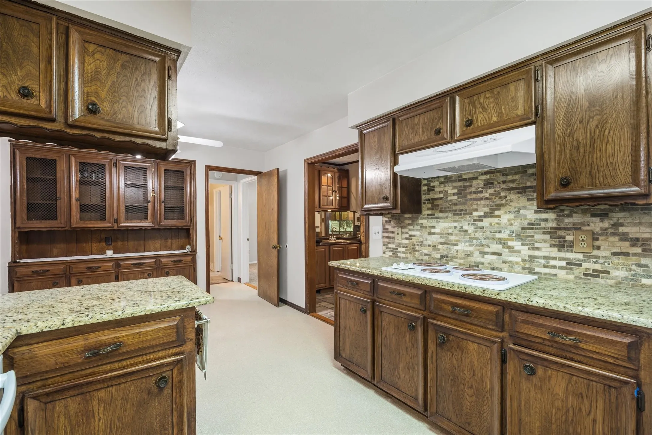 Single Family Residence For Sale in Dallas County , 7959 Greenhollow Lane, Dallas, Texas 75240, 4 Bedroom, 3 Bathroom, 2 Garage spaces, 2,241 Sqft, built in 1969, mls#21341393, Real Estate Agent in Dallas, Homes For Sale in Dallas county, Homes For Sale in Dallas, Realtor in Dallas Texas, Real Estate Brokerage Independent Realty Texas, Luminita Cordes Realtor