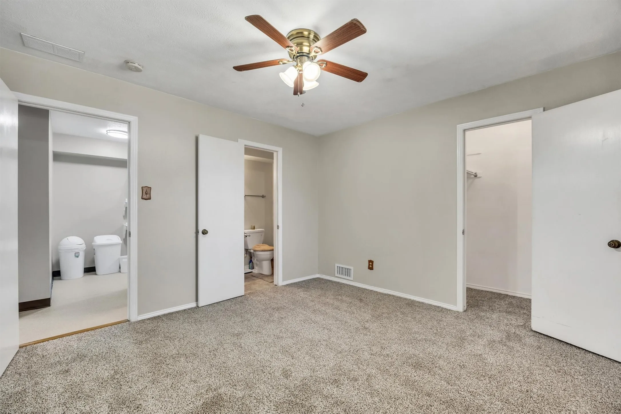 Single Family Residence For Sale in Dallas County , 7959 Greenhollow Lane, Dallas, Texas 75240, 4 Bedroom, 3 Bathroom, 2 Garage spaces, 2,241 Sqft, built in 1969, mls#21341393, Real Estate Agent in Dallas, Homes For Sale in Dallas county, Homes For Sale in Dallas, Realtor in Dallas Texas, Real Estate Brokerage Independent Realty Texas, Luminita Cordes Realtor