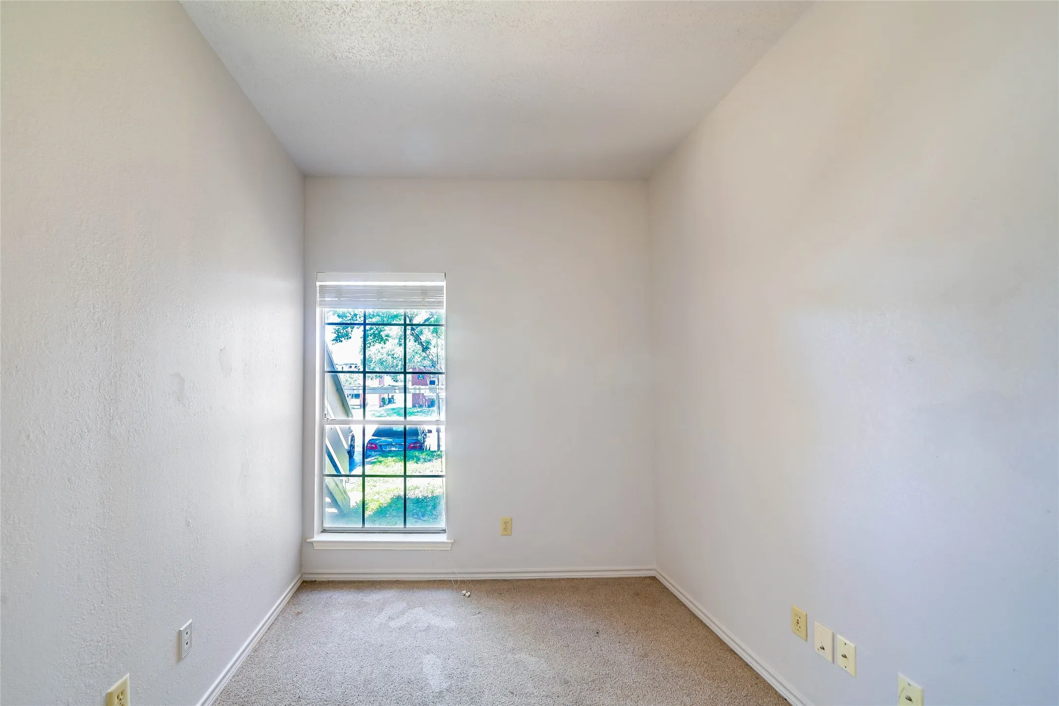 Condominium For Rent in Dallas County , 3550 Country Square Drive 409, Carrollton, Texas 75006, 2 Bedroom, 1 Bathroom, Garage spaces, 872 Sqft, built in 1982, mls#21340575, Real Estate Agent in Carrollton, Homes For Rent in Dallas county, Homes For Rent in Carrollton, Realtor in Carrollton Texas, Real Estate Brokerage Independent Realty Texas, Luminita Cordes Realtor