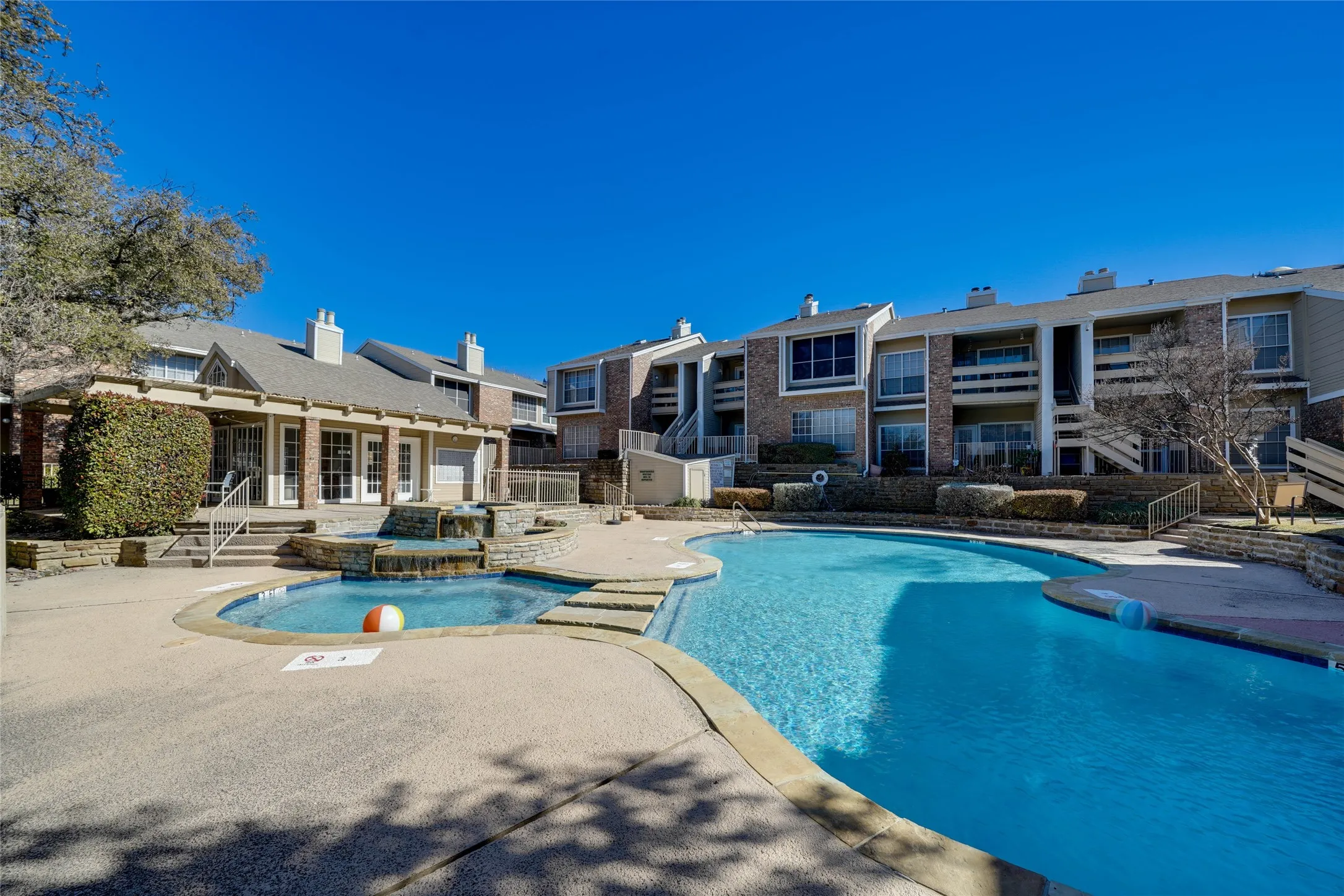 Condominium For Rent in Dallas County , 3550 Country Square Drive 409, Carrollton, Texas 75006, 2 Bedroom, 1 Bathroom, Garage spaces, 872 Sqft, built in 1982, mls#21340575, Real Estate Agent in Carrollton, Homes For Rent in Dallas county, Homes For Rent in Carrollton, Realtor in Carrollton Texas, Real Estate Brokerage Independent Realty Texas, Luminita Cordes Realtor