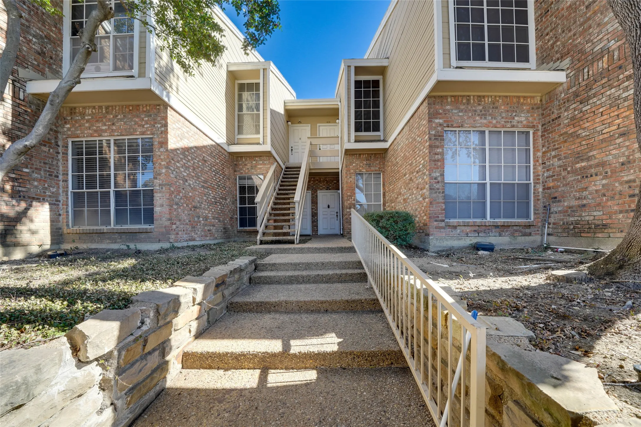 Condominium For Rent in Dallas County , 3550 Country Square Drive 409, Carrollton, Texas 75006, 2 Bedroom, 1 Bathroom, Garage spaces, 872 Sqft, built in 1982, mls#21340575, Real Estate Agent in Carrollton, Homes For Rent in Dallas county, Homes For Rent in Carrollton, Realtor in Carrollton Texas, Real Estate Brokerage Independent Realty Texas, Luminita Cordes Realtor