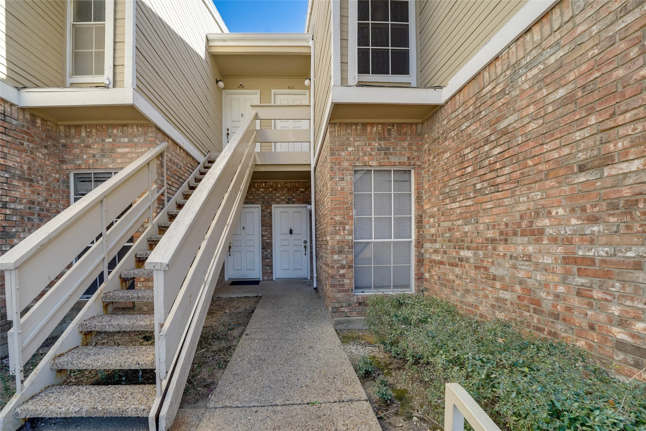 Condominium For Rent in Dallas County , 3550 Country Square Drive 409, Carrollton, Texas 75006, 2 Bedroom, 1 Bathroom, Garage spaces, 872 Sqft, built in 1982, mls#21340575, Real Estate Agent in Carrollton, Homes For Rent in Dallas county, Homes For Rent in Carrollton, Realtor in Carrollton Texas, Real Estate Brokerage Independent Realty Texas, Luminita Cordes Realtor