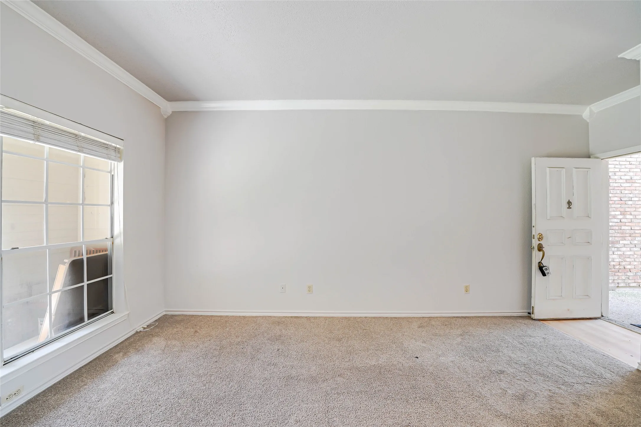 Condominium For Rent in Dallas County , 3550 Country Square Drive 409, Carrollton, Texas 75006, 2 Bedroom, 1 Bathroom, Garage spaces, 872 Sqft, built in 1982, mls#21340575, Real Estate Agent in Carrollton, Homes For Rent in Dallas county, Homes For Rent in Carrollton, Realtor in Carrollton Texas, Real Estate Brokerage Independent Realty Texas, Luminita Cordes Realtor