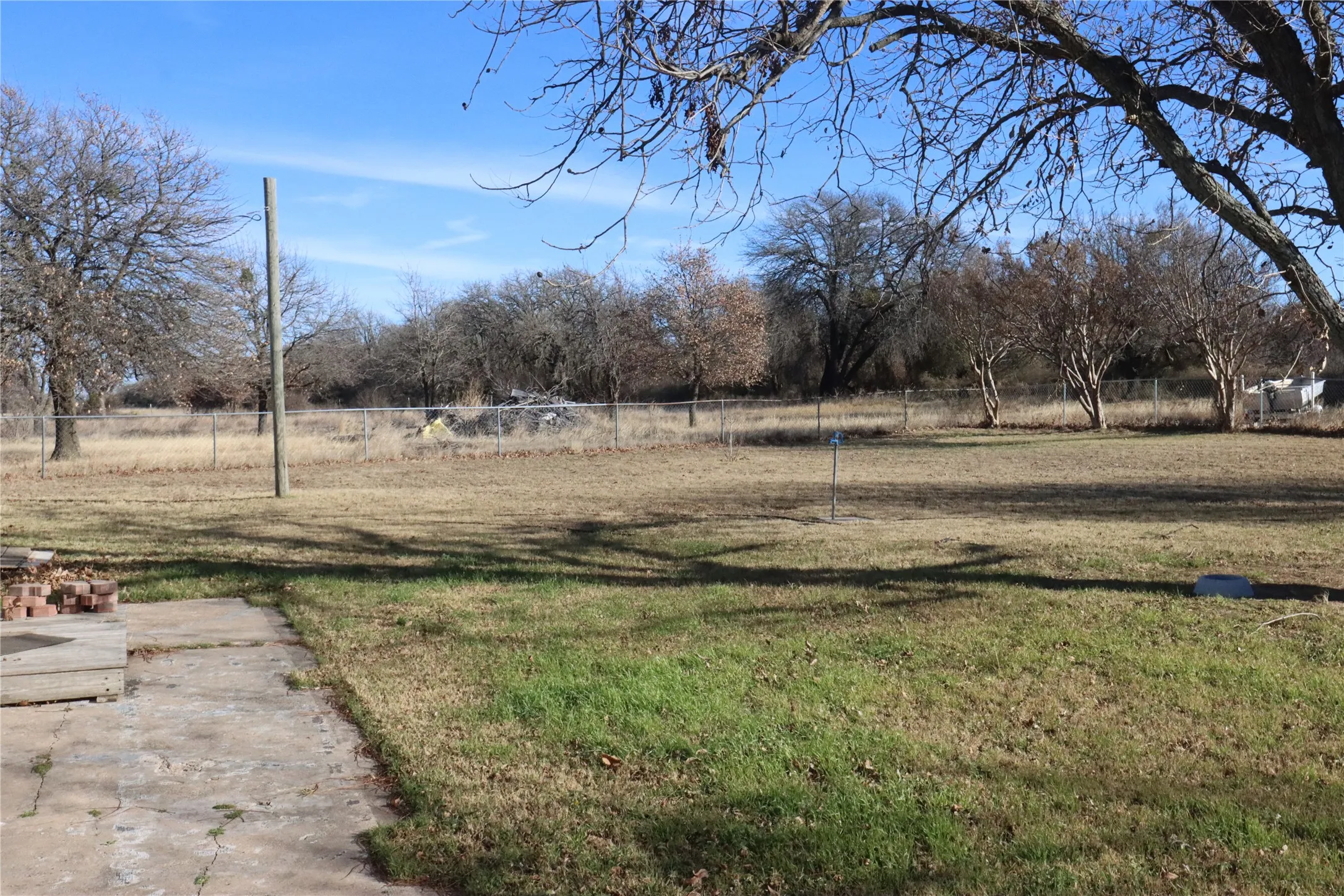 Single Family Residence For Sale in Eastland County , 225 County Road 472, Ranger, Texas 76470, 3 Bedrooms, 2 Bathrooms, 2 Garage spaces, 1,908 Sqft, built in 1960, Price $185,000, mls#21341737, Real Estate Agent in Ranger, Homes For Sale in Eastland county, Homes For Sale in Ranger, Realtor in Ranger Texas, Real Estate Brokerage Independent Realty Texas, Luminita Cordes Realtor