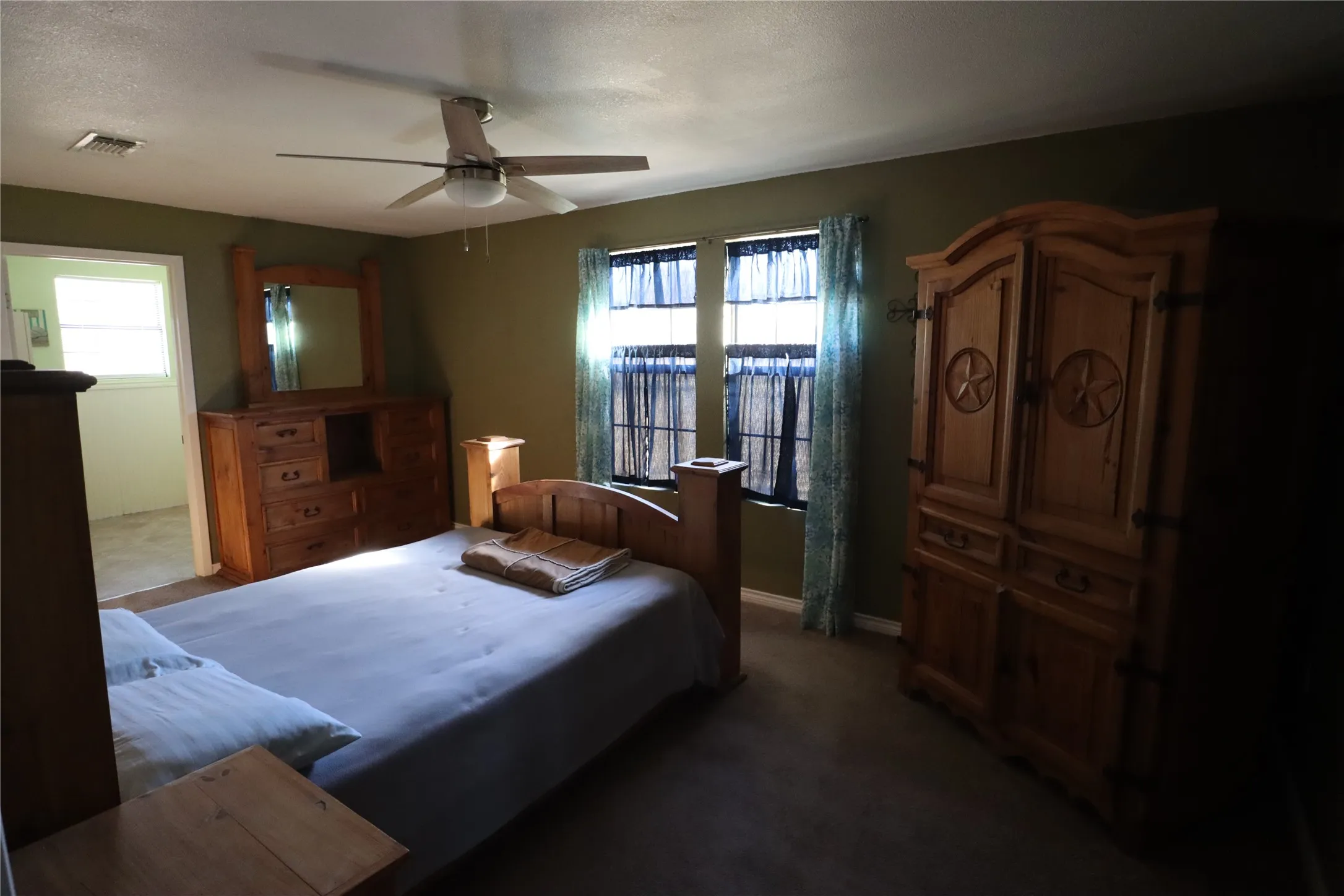 Single Family Residence For Sale in Eastland County , 225 County Road 472, Ranger, Texas 76470, 3 Bedrooms, 2 Bathrooms, 2 Garage spaces, 1,908 Sqft, built in 1960, Price $185,000, mls#21341737, Real Estate Agent in Ranger, Homes For Sale in Eastland county, Homes For Sale in Ranger, Realtor in Ranger Texas, Real Estate Brokerage Independent Realty Texas, Luminita Cordes Realtor