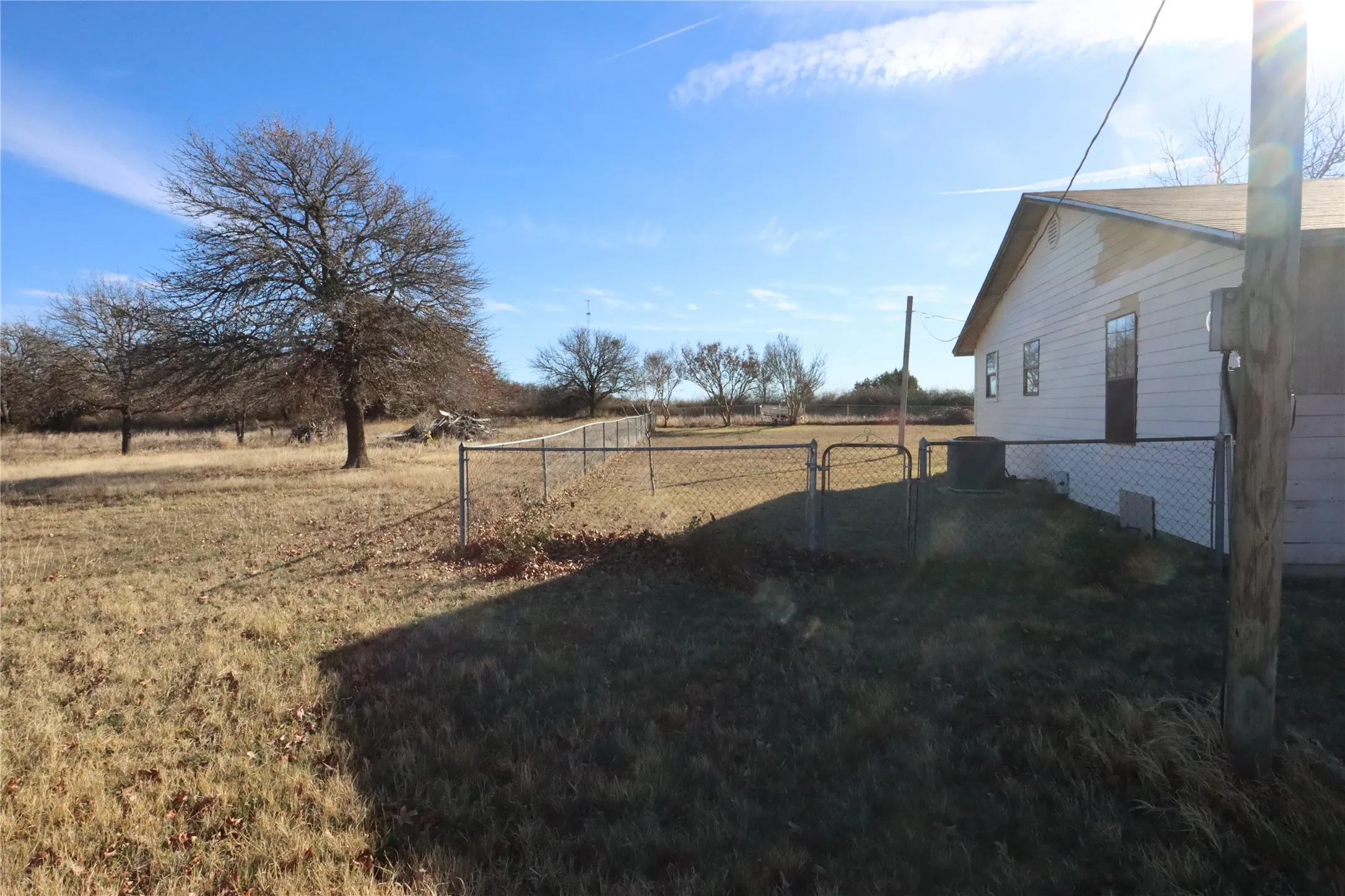 Single Family Residence For Sale in Eastland County , 225 County Road 472, Ranger, Texas 76470, 3 Bedrooms, 2 Bathrooms, 2 Garage spaces, 1,908 Sqft, built in 1960, Price $185,000, mls#21341737, Real Estate Agent in Ranger, Homes For Sale in Eastland county, Homes For Sale in Ranger, Realtor in Ranger Texas, Real Estate Brokerage Independent Realty Texas, Luminita Cordes Realtor