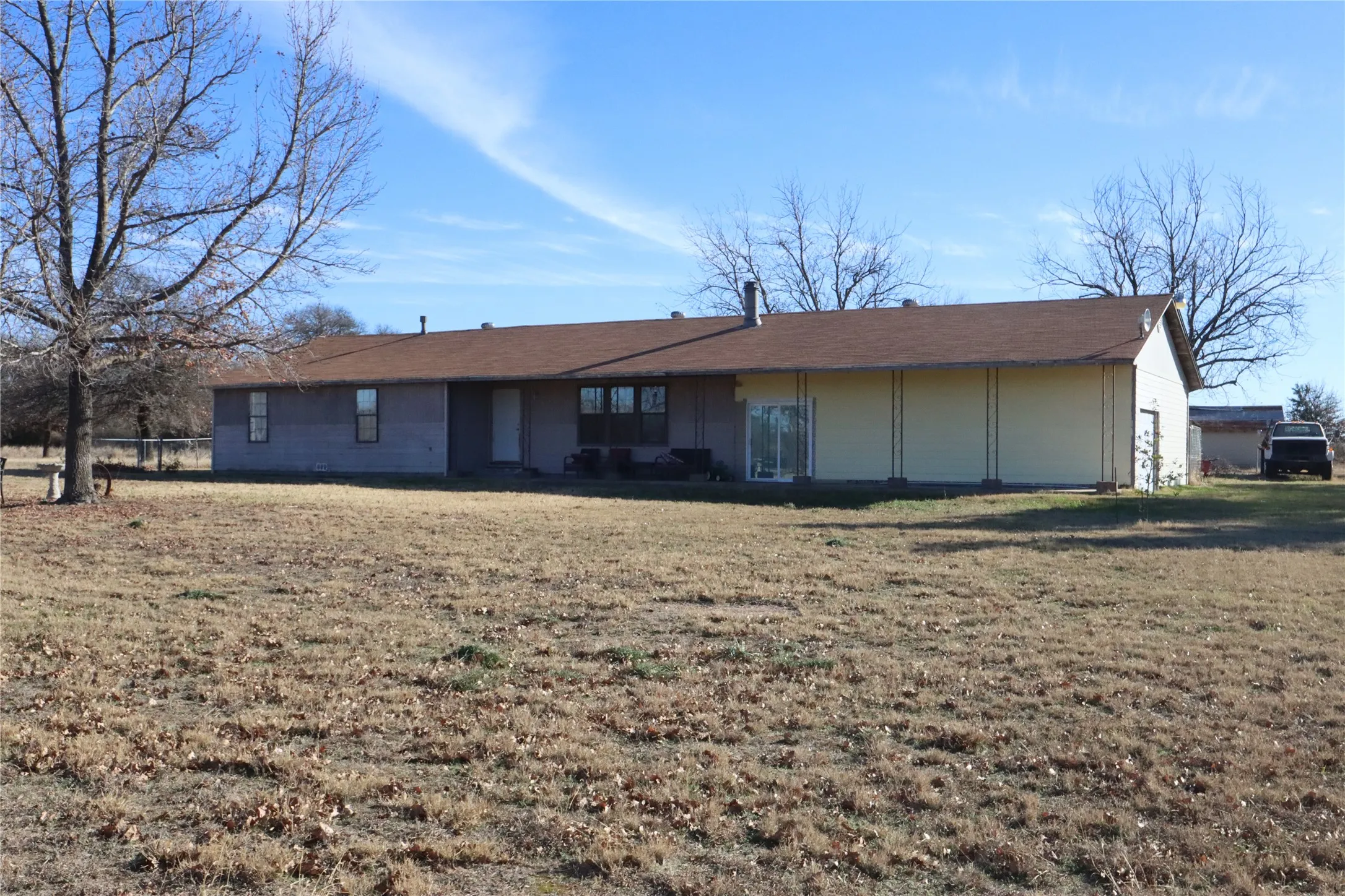 Single Family Residence For Sale in Eastland County , 225 County Road 472, Ranger, Texas 76470, 3 Bedrooms, 2 Bathrooms, 2 Garage spaces, 1,908 Sqft, built in 1960, Price $185,000, mls#21341737, Real Estate Agent in Ranger, Homes For Sale in Eastland county, Homes For Sale in Ranger, Realtor in Ranger Texas, Real Estate Brokerage Independent Realty Texas, Luminita Cordes Realtor