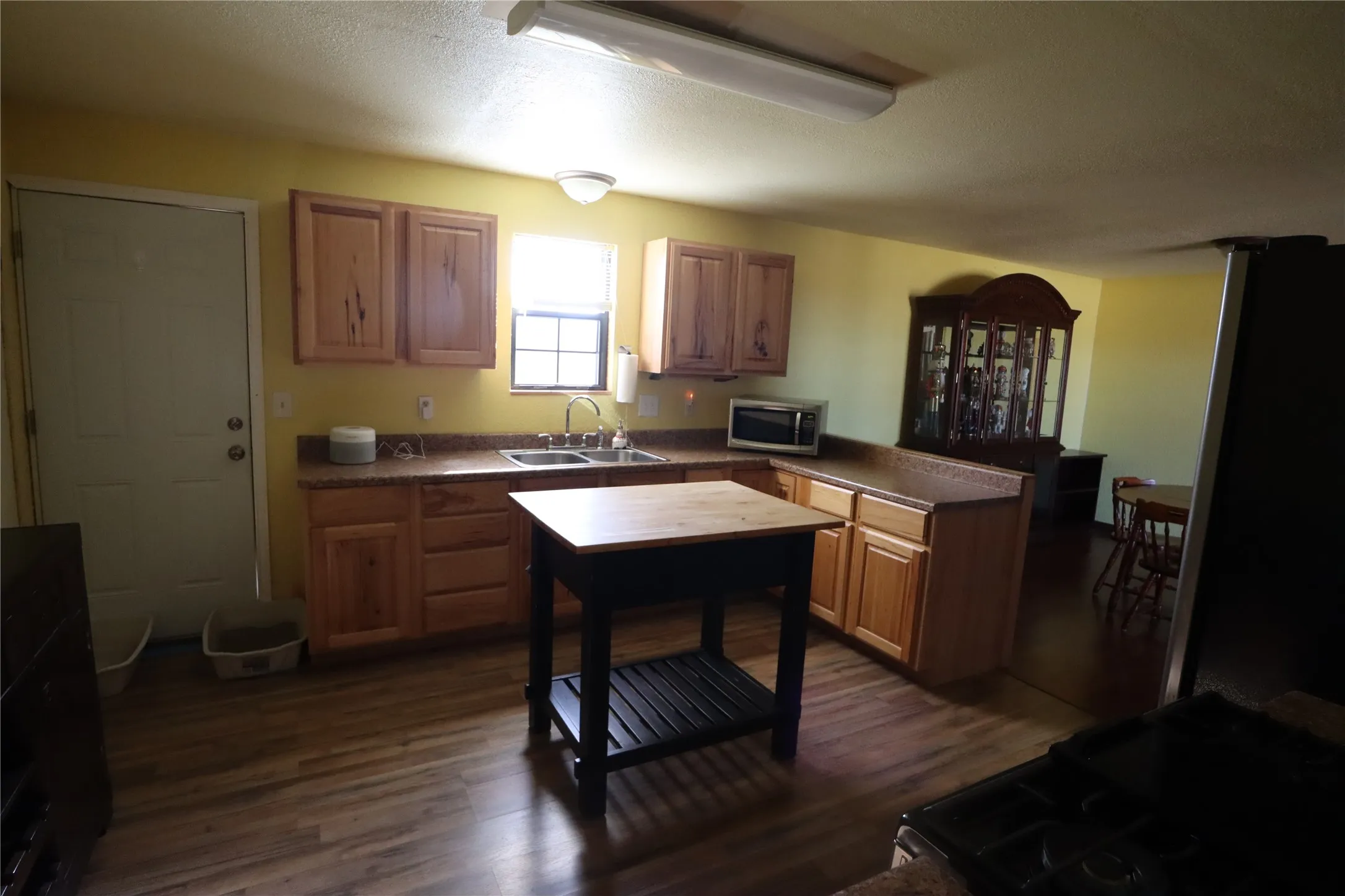 Single Family Residence For Sale in Eastland County , 225 County Road 472, Ranger, Texas 76470, 3 Bedrooms, 2 Bathrooms, 2 Garage spaces, 1,908 Sqft, built in 1960, Price $185,000, mls#21341737, Real Estate Agent in Ranger, Homes For Sale in Eastland county, Homes For Sale in Ranger, Realtor in Ranger Texas, Real Estate Brokerage Independent Realty Texas, Luminita Cordes Realtor