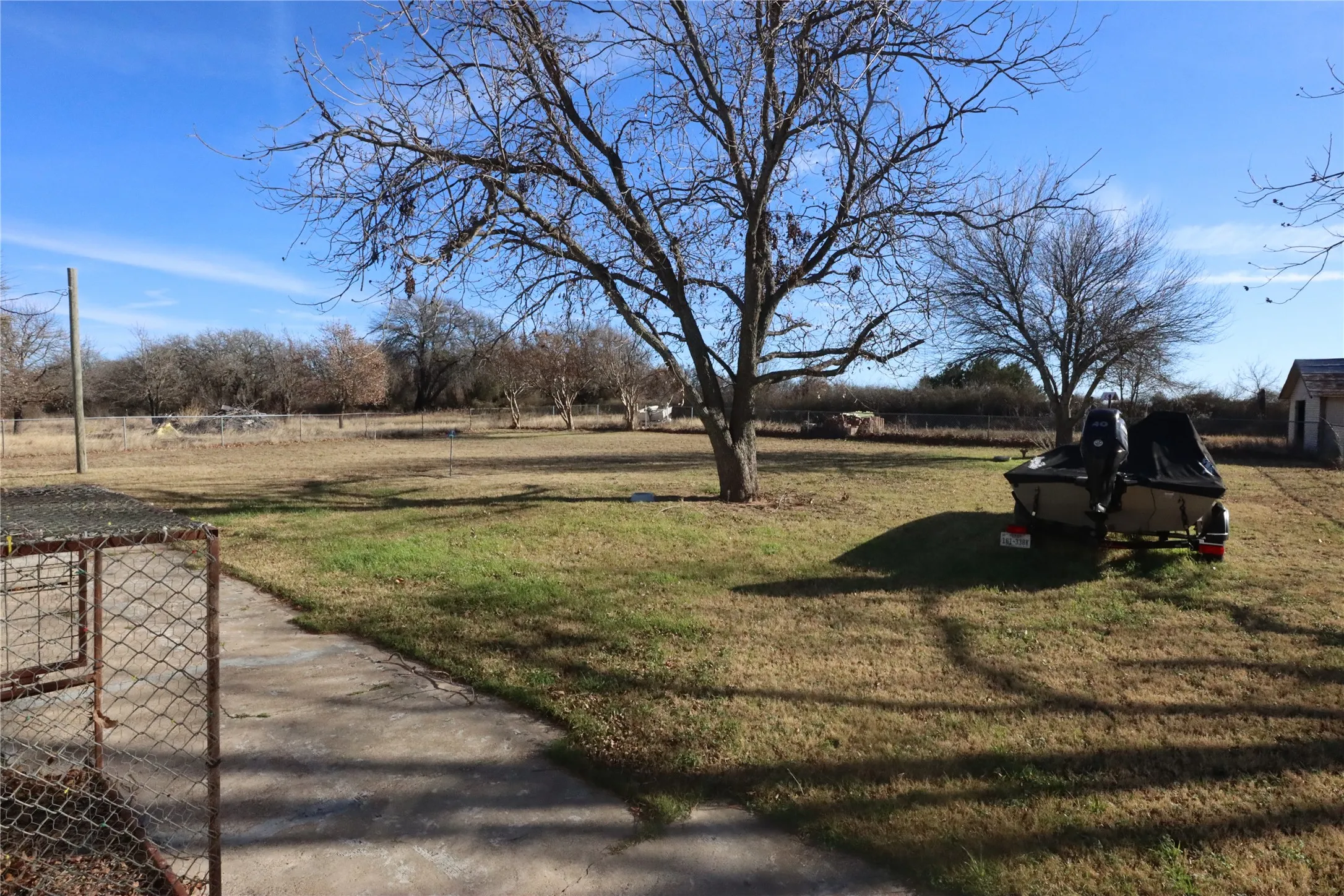 Single Family Residence For Sale in Eastland County , 225 County Road 472, Ranger, Texas 76470, 3 Bedrooms, 2 Bathrooms, 2 Garage spaces, 1,908 Sqft, built in 1960, Price $185,000, mls#21341737, Real Estate Agent in Ranger, Homes For Sale in Eastland county, Homes For Sale in Ranger, Realtor in Ranger Texas, Real Estate Brokerage Independent Realty Texas, Luminita Cordes Realtor