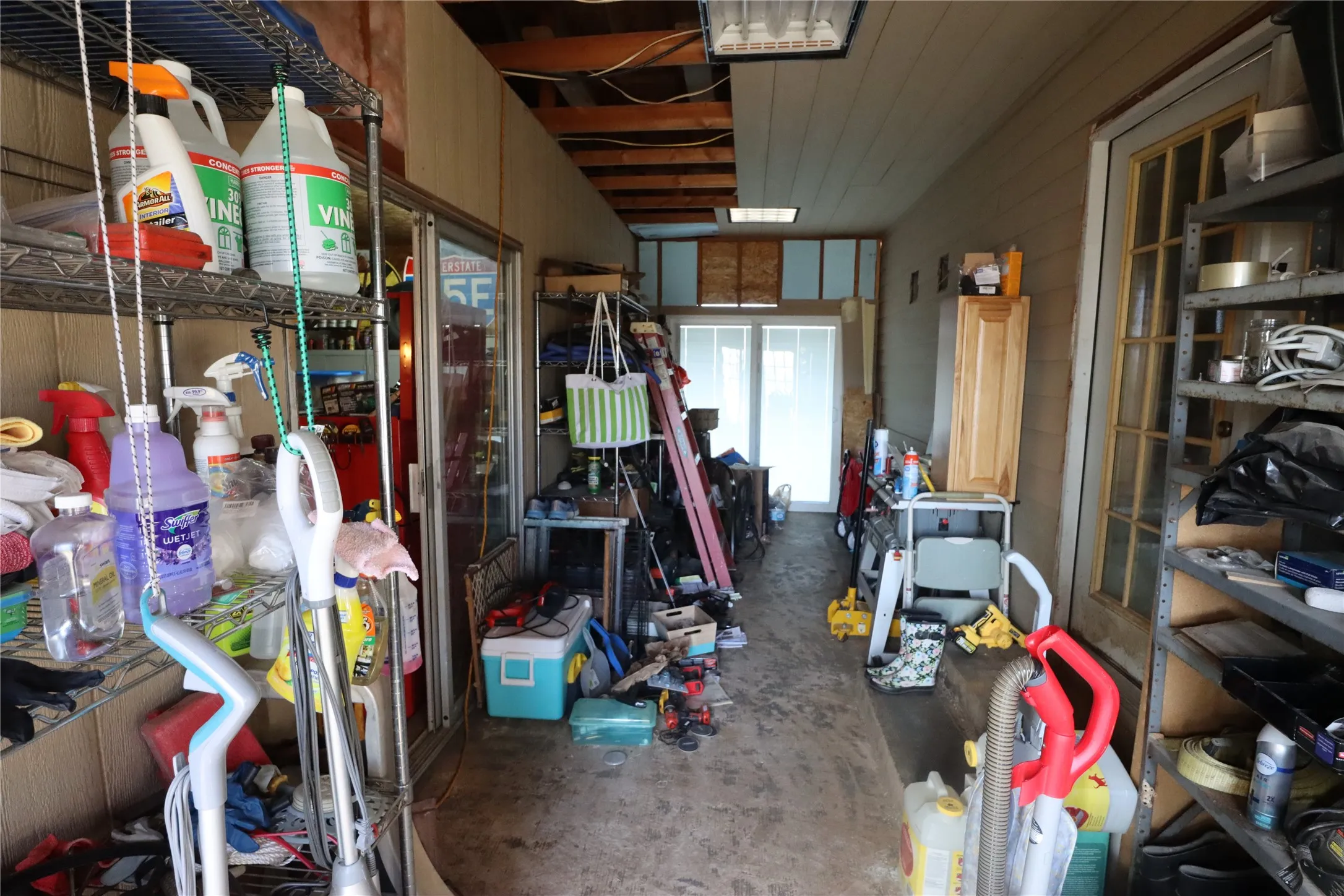 Single Family Residence For Sale in Eastland County , 225 County Road 472, Ranger, Texas 76470, 3 Bedrooms, 2 Bathrooms, 2 Garage spaces, 1,908 Sqft, built in 1960, Price $185,000, mls#21341737, Real Estate Agent in Ranger, Homes For Sale in Eastland county, Homes For Sale in Ranger, Realtor in Ranger Texas, Real Estate Brokerage Independent Realty Texas, Luminita Cordes Realtor
