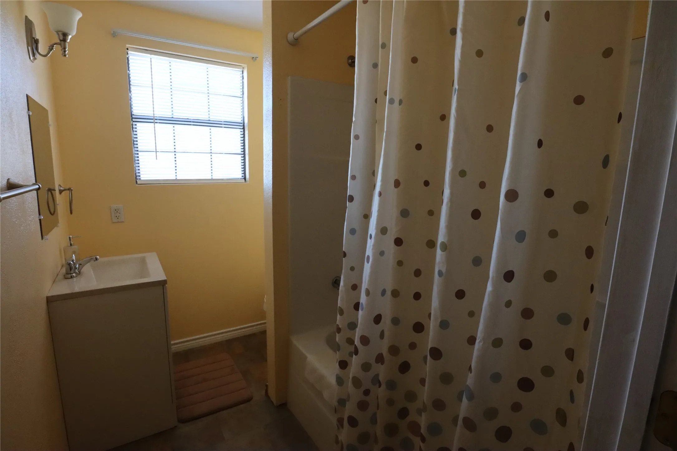 Single Family Residence For Sale in Eastland County , 225 County Road 472, Ranger, Texas 76470, 3 Bedrooms, 2 Bathrooms, 2 Garage spaces, 1,908 Sqft, built in 1960, Price $185,000, mls#21341737, Real Estate Agent in Ranger, Homes For Sale in Eastland county, Homes For Sale in Ranger, Realtor in Ranger Texas, Real Estate Brokerage Independent Realty Texas, Luminita Cordes Realtor