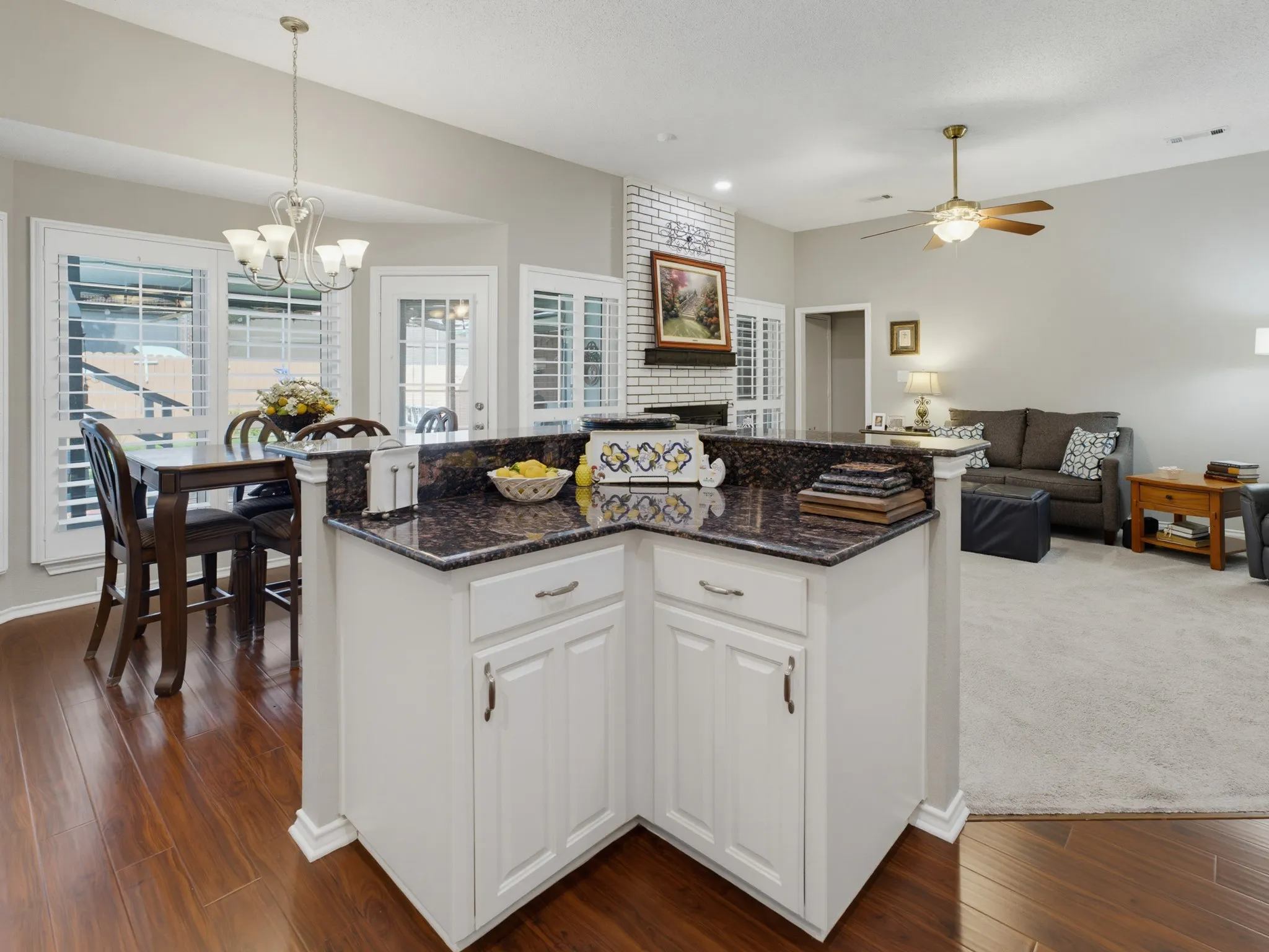 Kitchen/Dining
