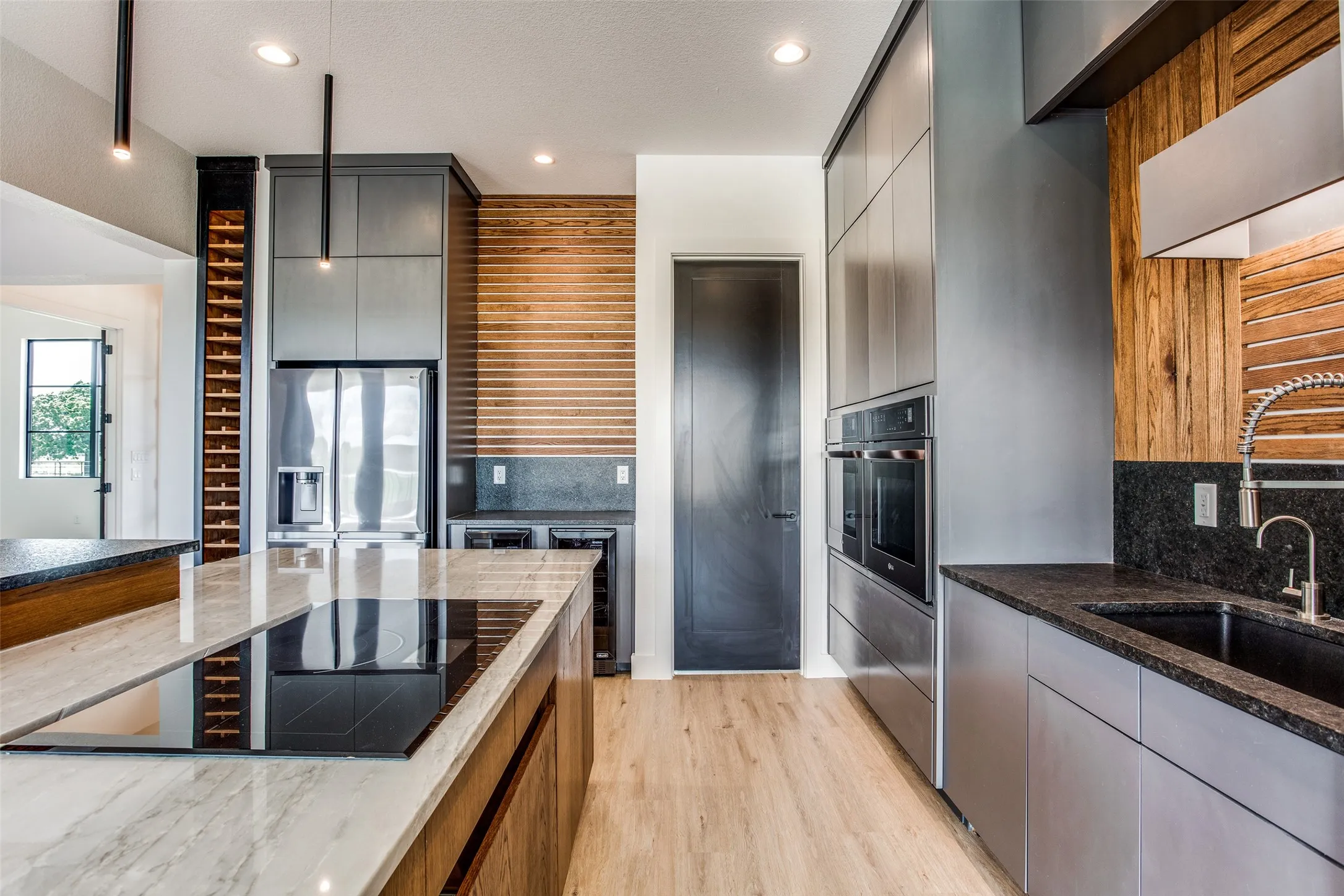 KITCHEN...Extra View