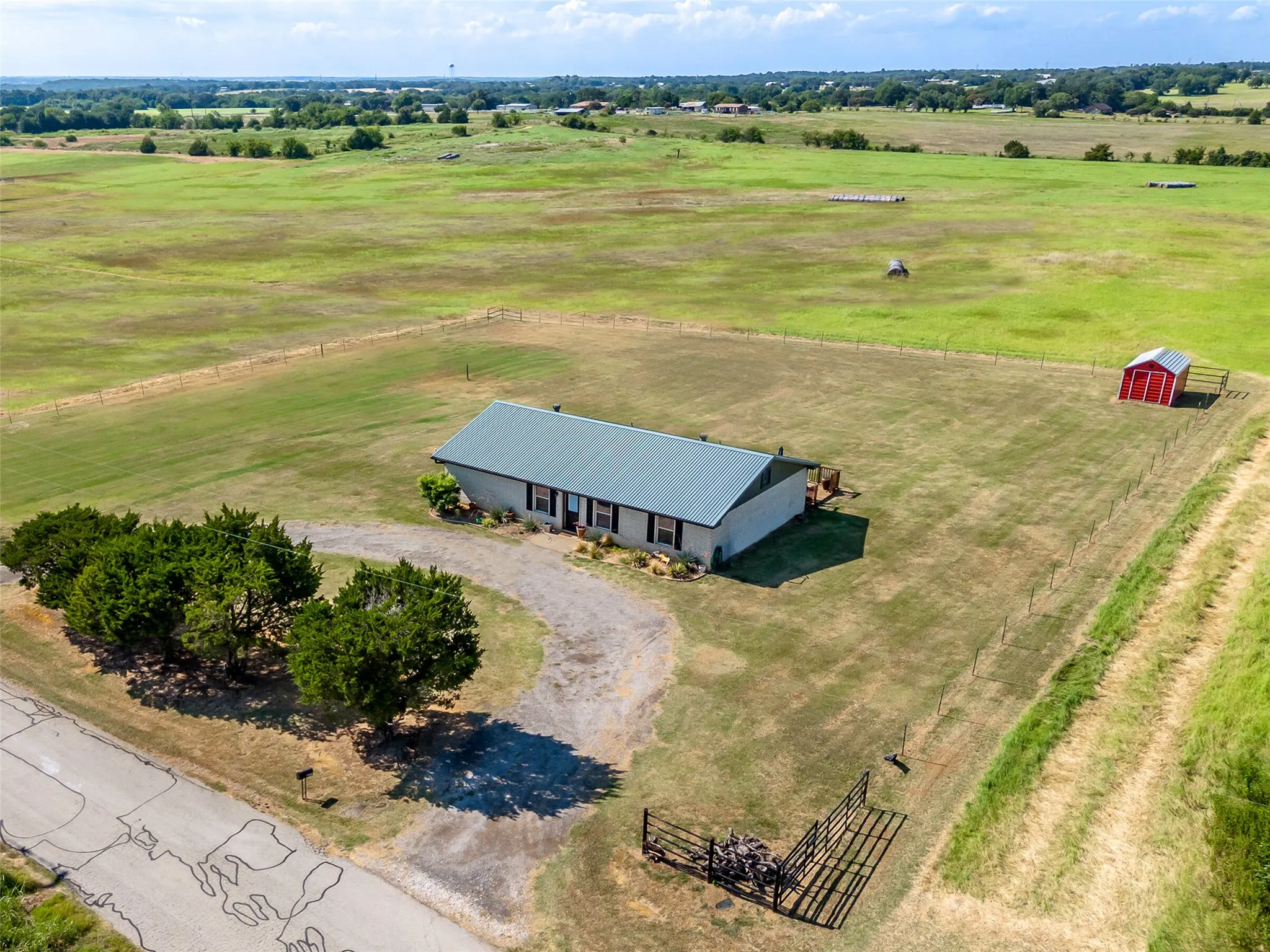 GUEST HOUSE EXTERIOR...Built In 2004, 3 Bedrooms, 2 Baths, Recent Updates, Approx. 1500sqft, Goes With The 55+ Acre Option
