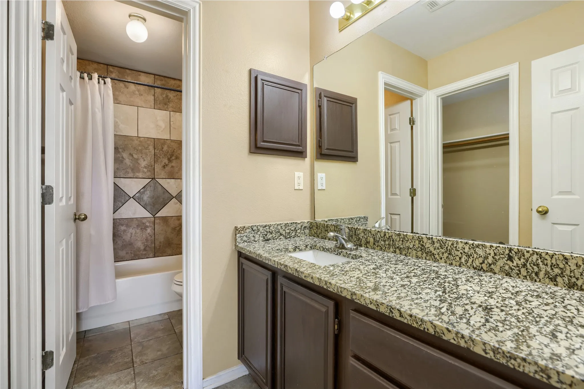 Single Family Residence For Rent in Collin County , 2202 Brookview Drive, Mc Kinney, Texas 75072, 4 Bedroom, 2 Bathroom, Garage spaces, 1,063 Sqft, built in 1994, mls#21336845, Real Estate Agent in Mc Kinney, Homes For Rent in Collin county, Homes For Rent in Mc Kinney, Realtor in Mc Kinney Texas, Real Estate Brokerage Independent Realty Texas, Luminita Cordes Realtor